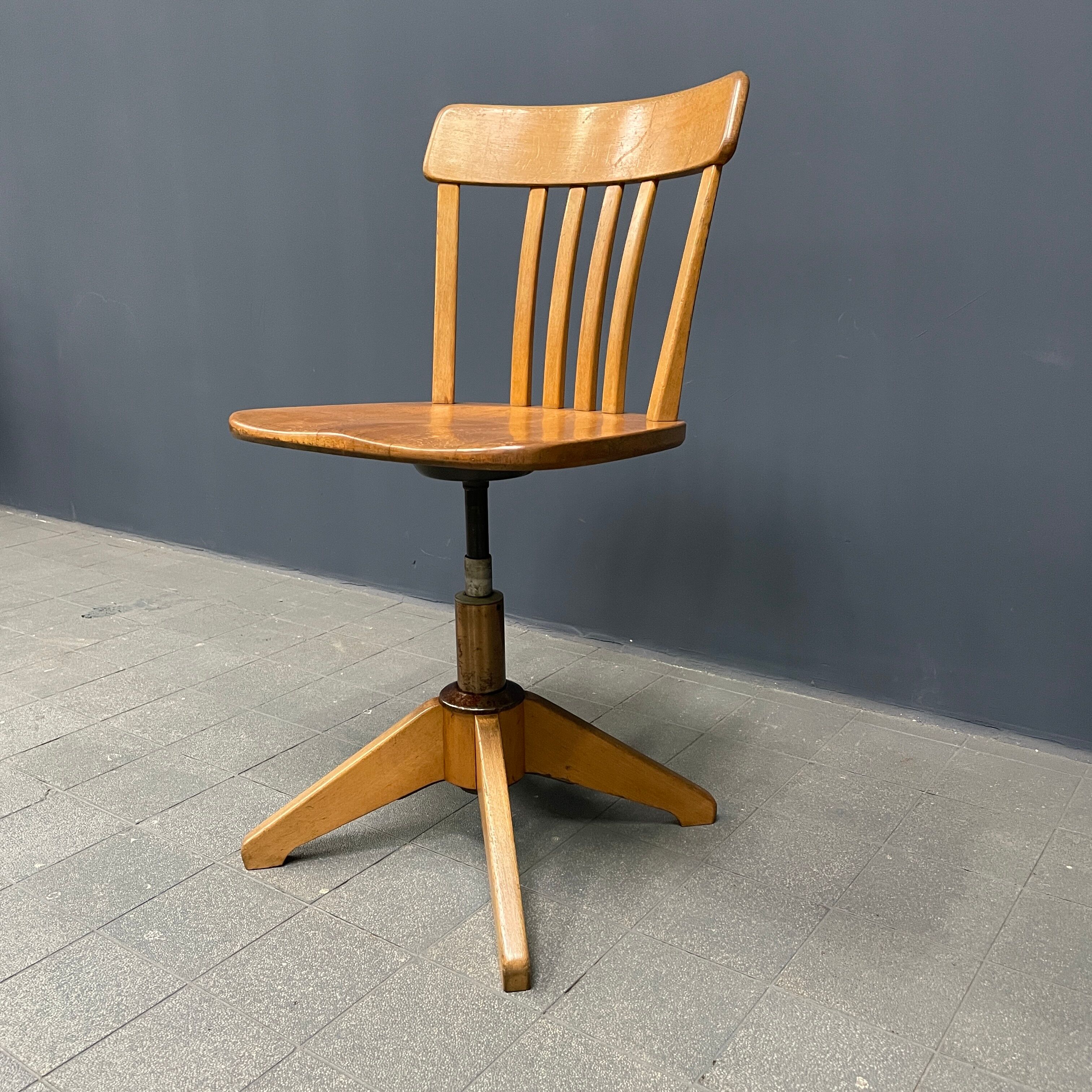 Beechwood Sedus desk chair from the 1950s.