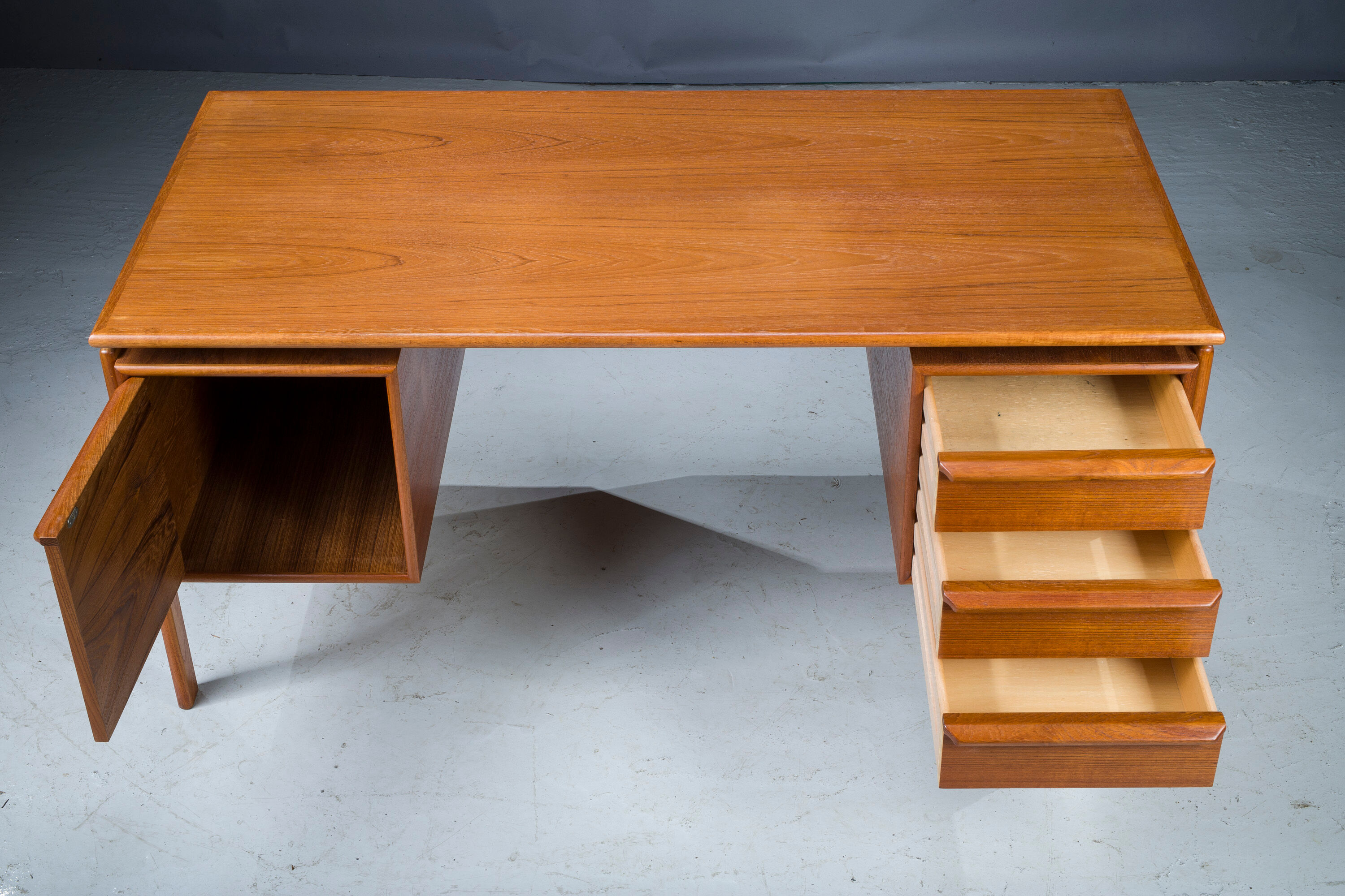 Mid-Century Teak Desk from Gv Møbler, 1960s
