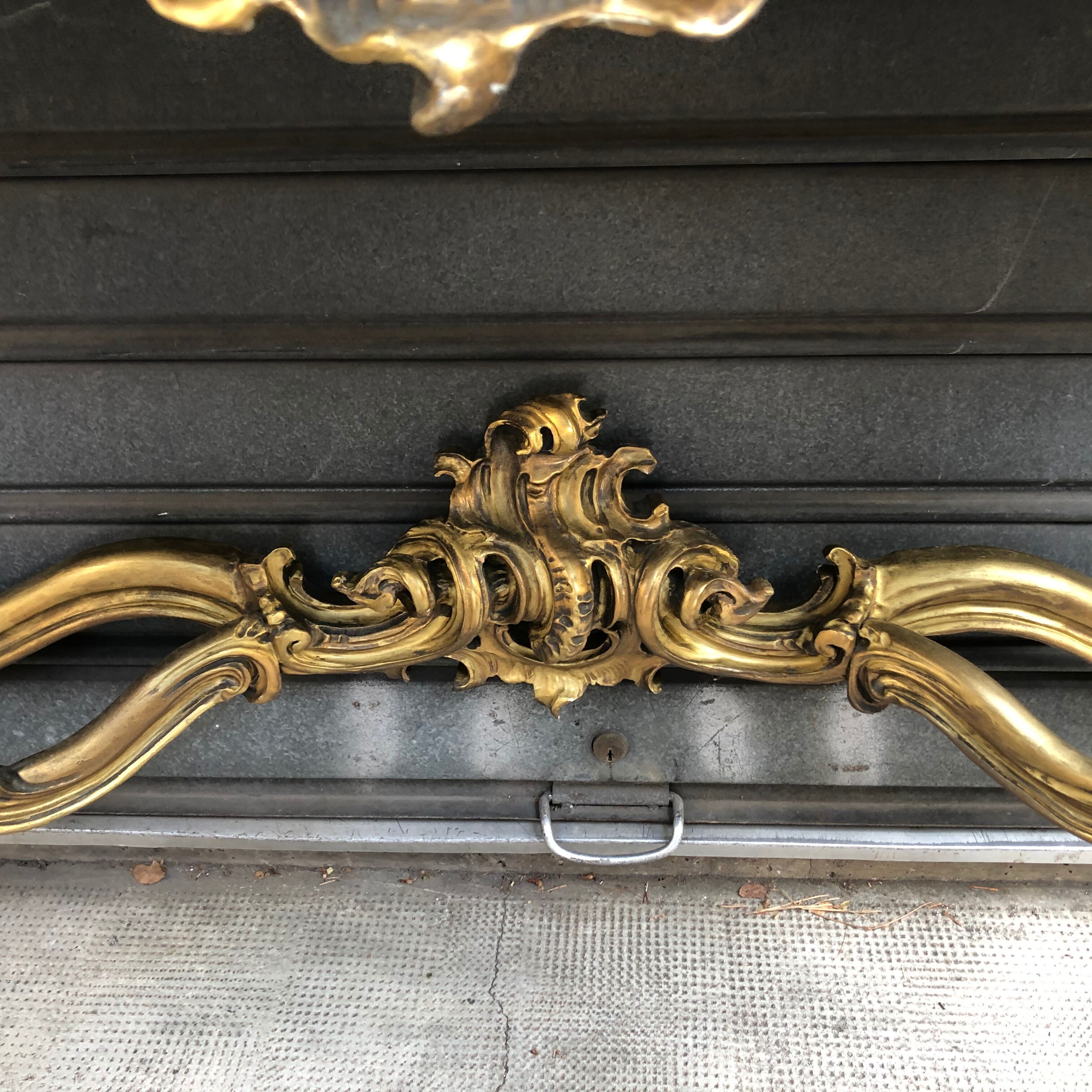 Golden wooden console on onyx Venetian baroque style