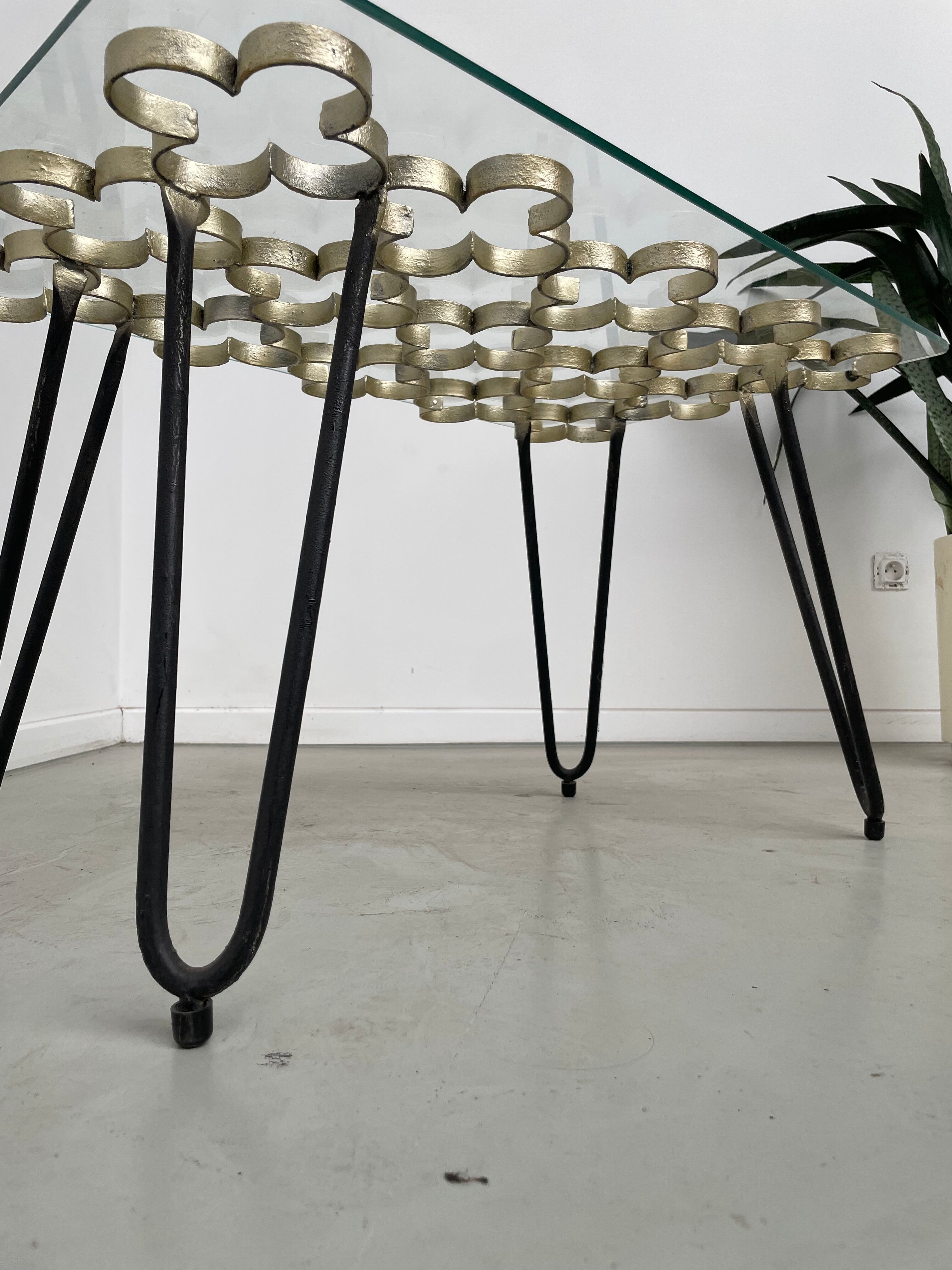 Coffee table 50s golden clover