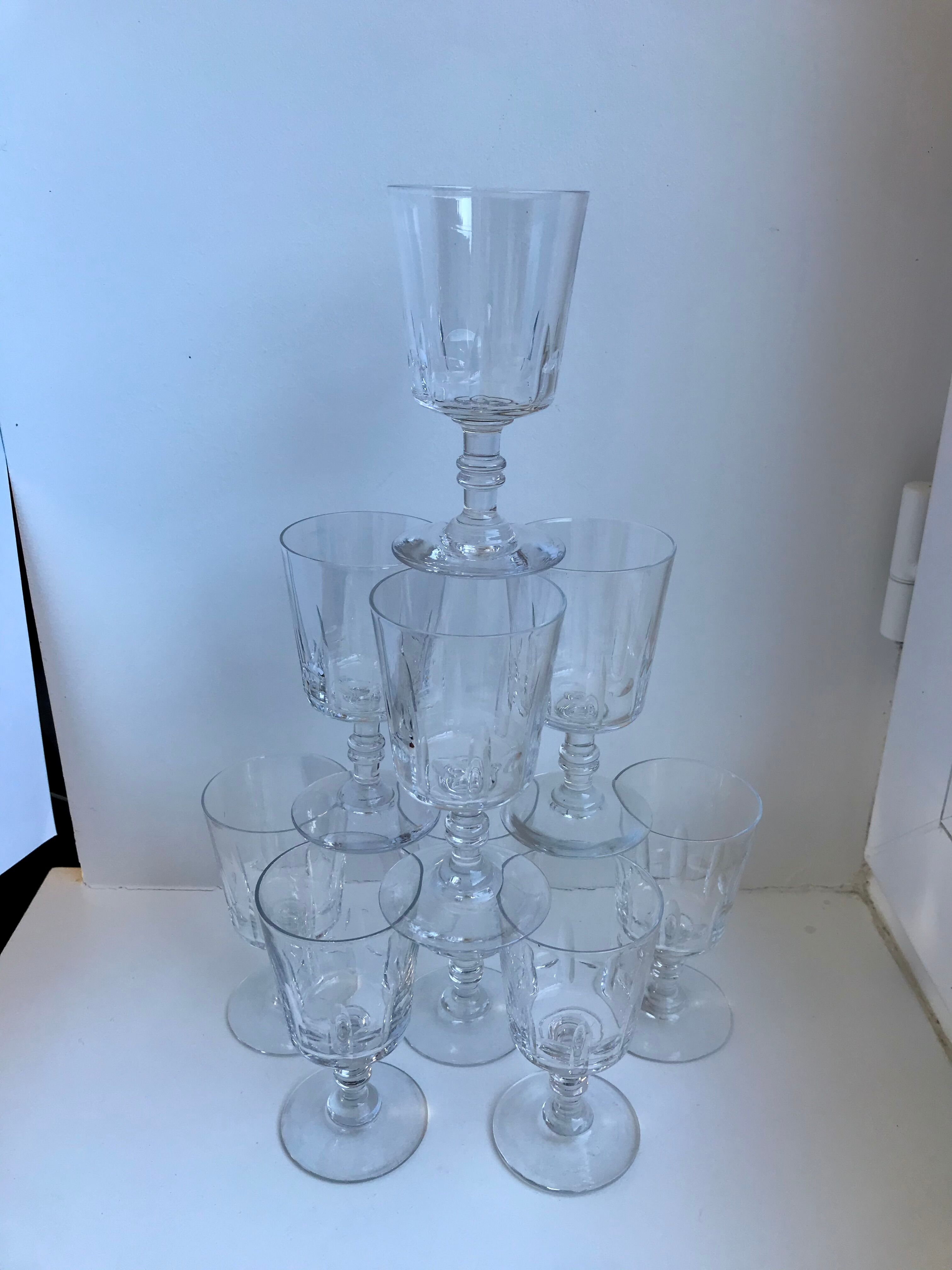 Set of 9 crystal wine glasses engraved early twentieth century