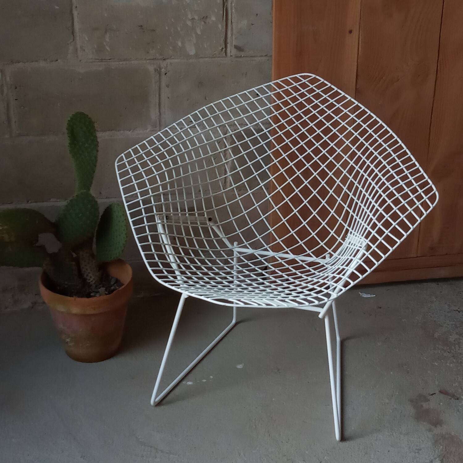 Diamond armchair by Harry Bertoia