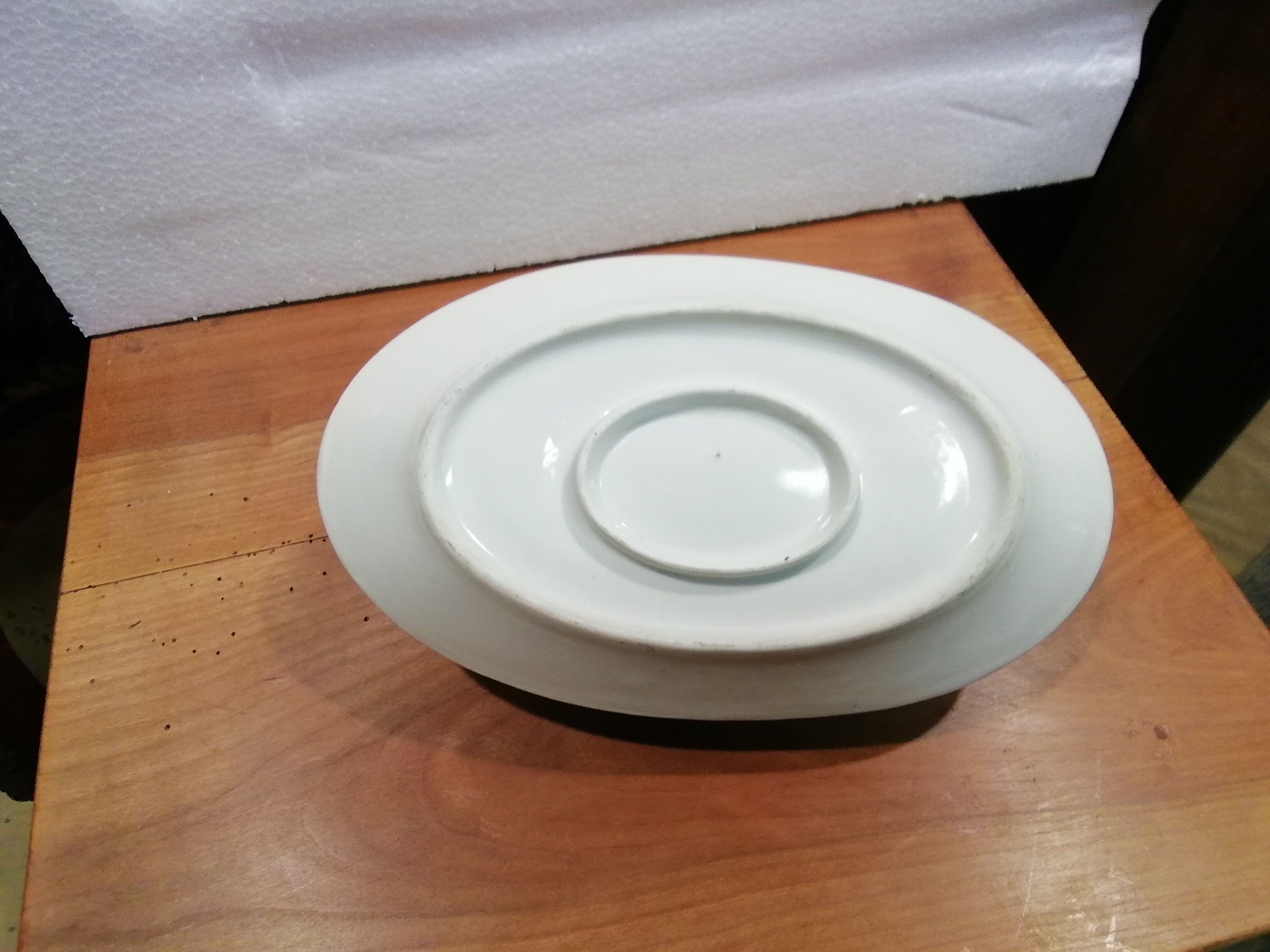 Saucer decorated with beards