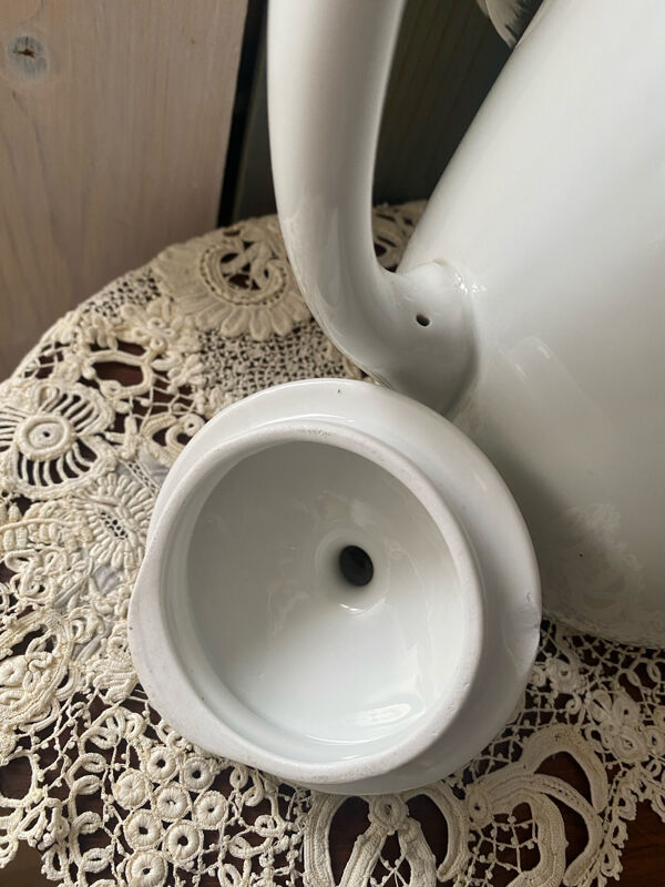 Cafetière en porcelaine vintage