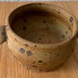 Small bowl in piryte sandstone