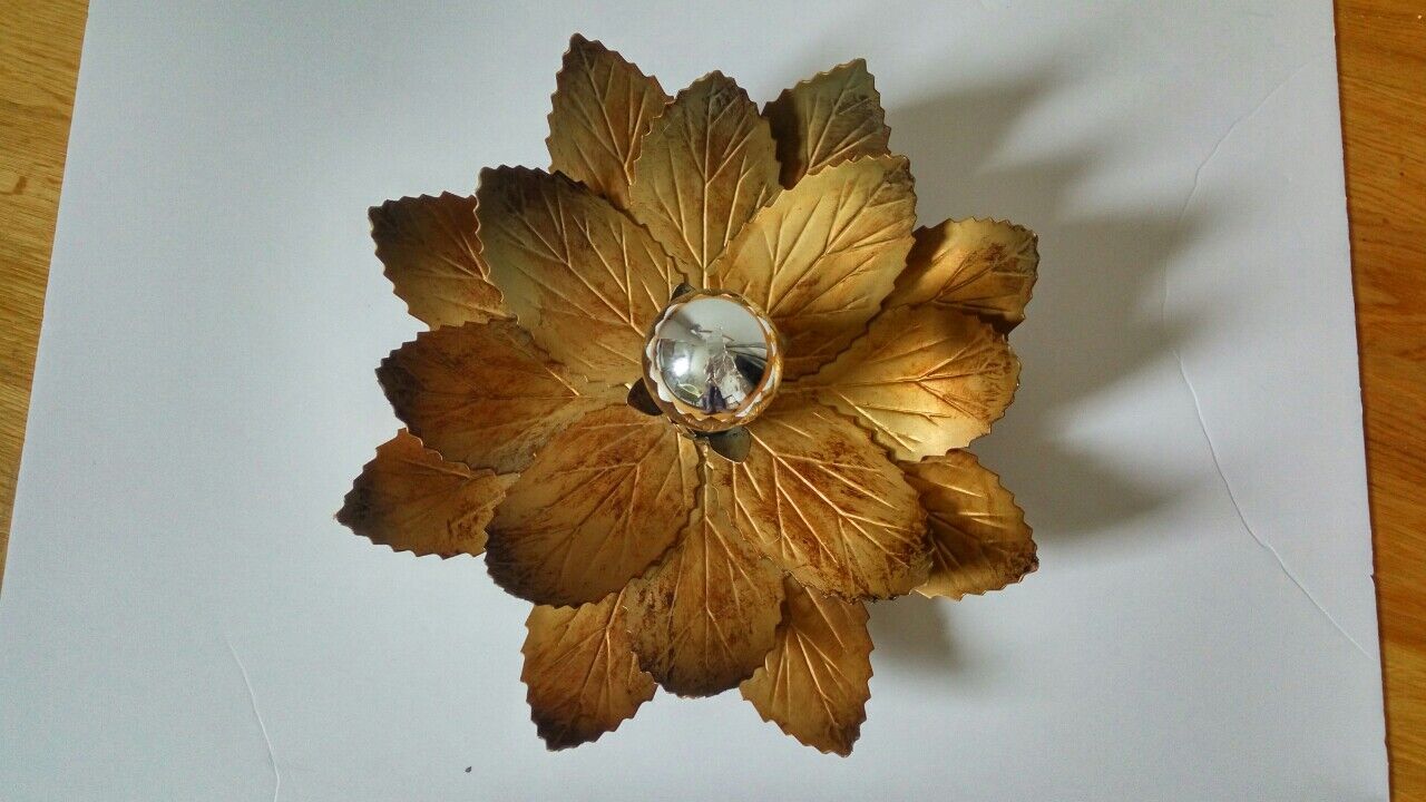 Vintage flower wall lamp
