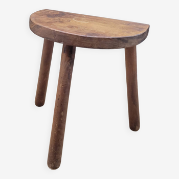 Tabouret tripode demi rond vacher