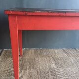 Table red
