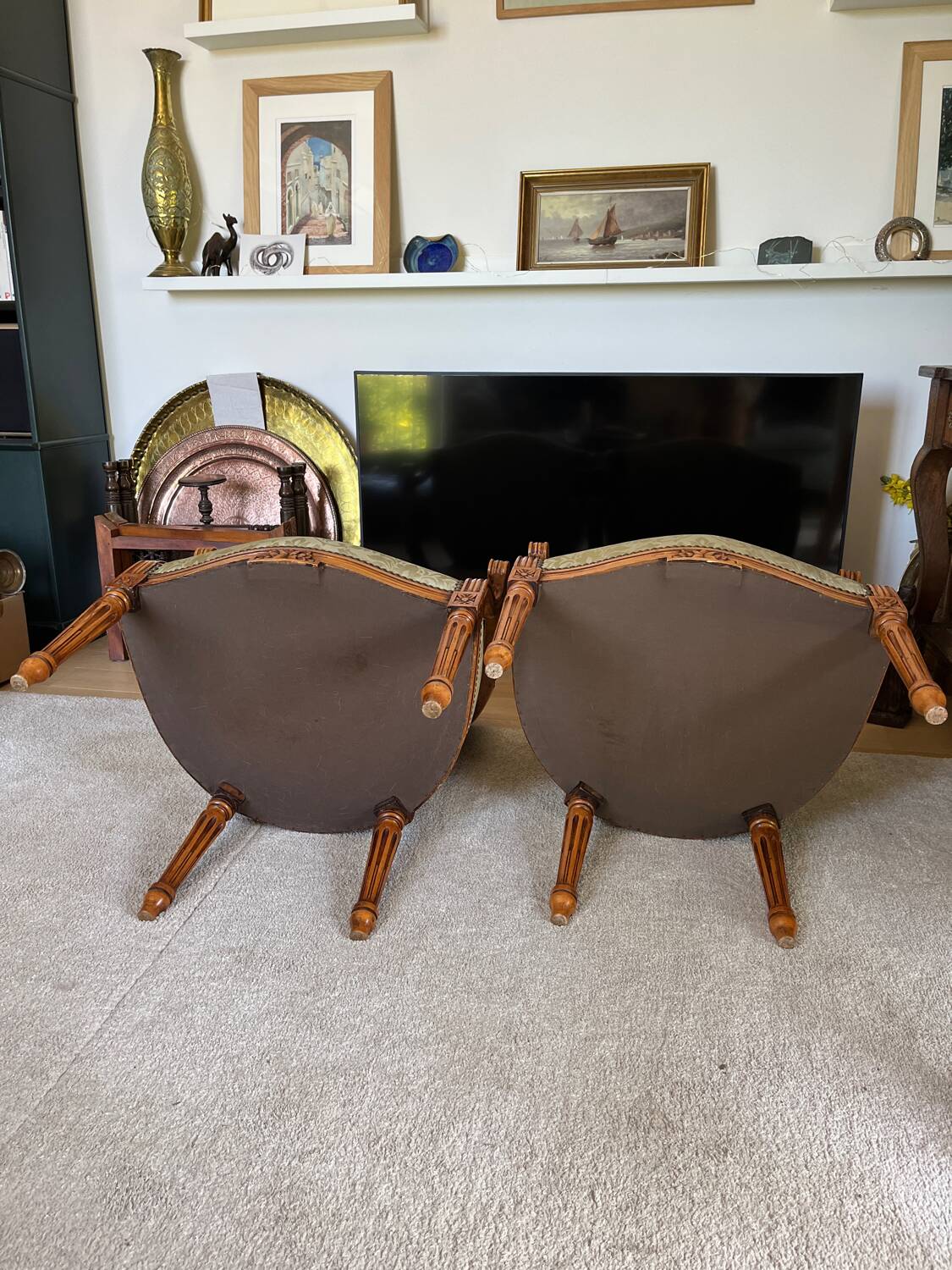 Paire de fauteuils cabriolets style Louis XVI