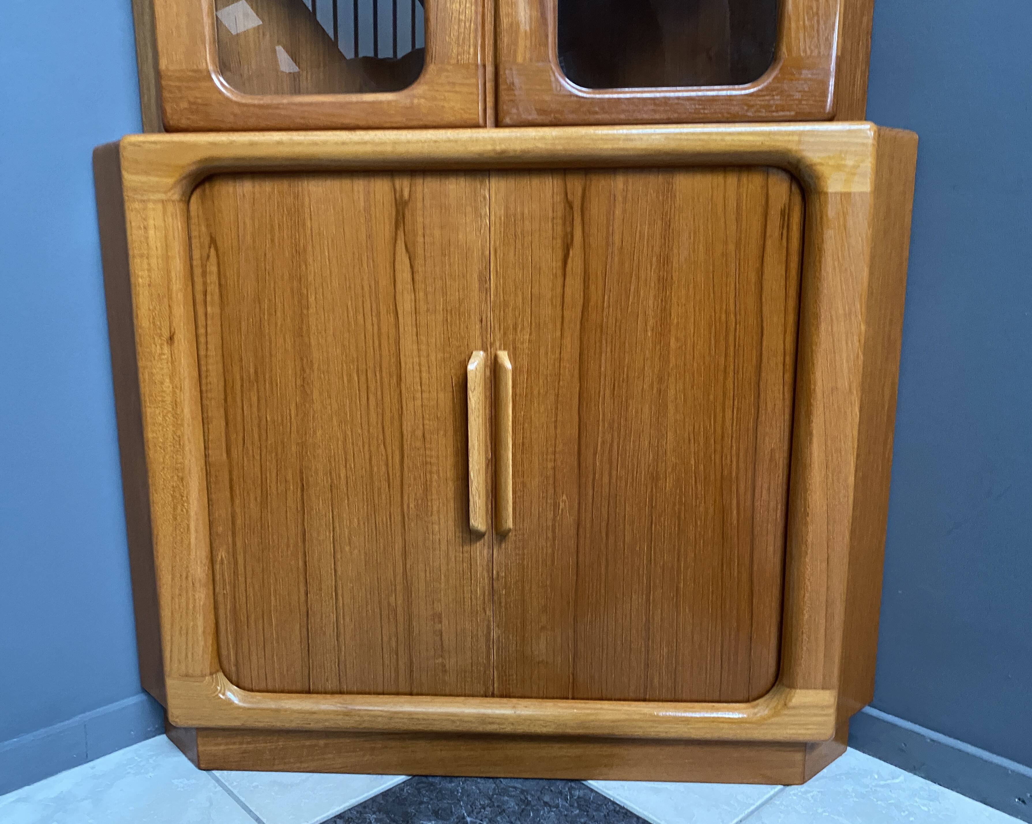 Danish Teak corner cabinet with showcase by Vantinge