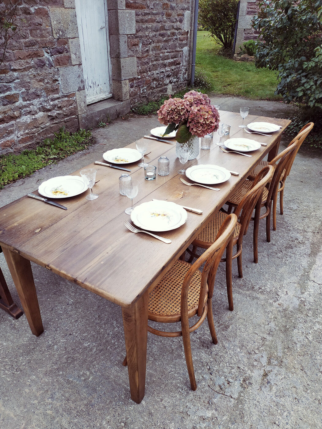Farm table