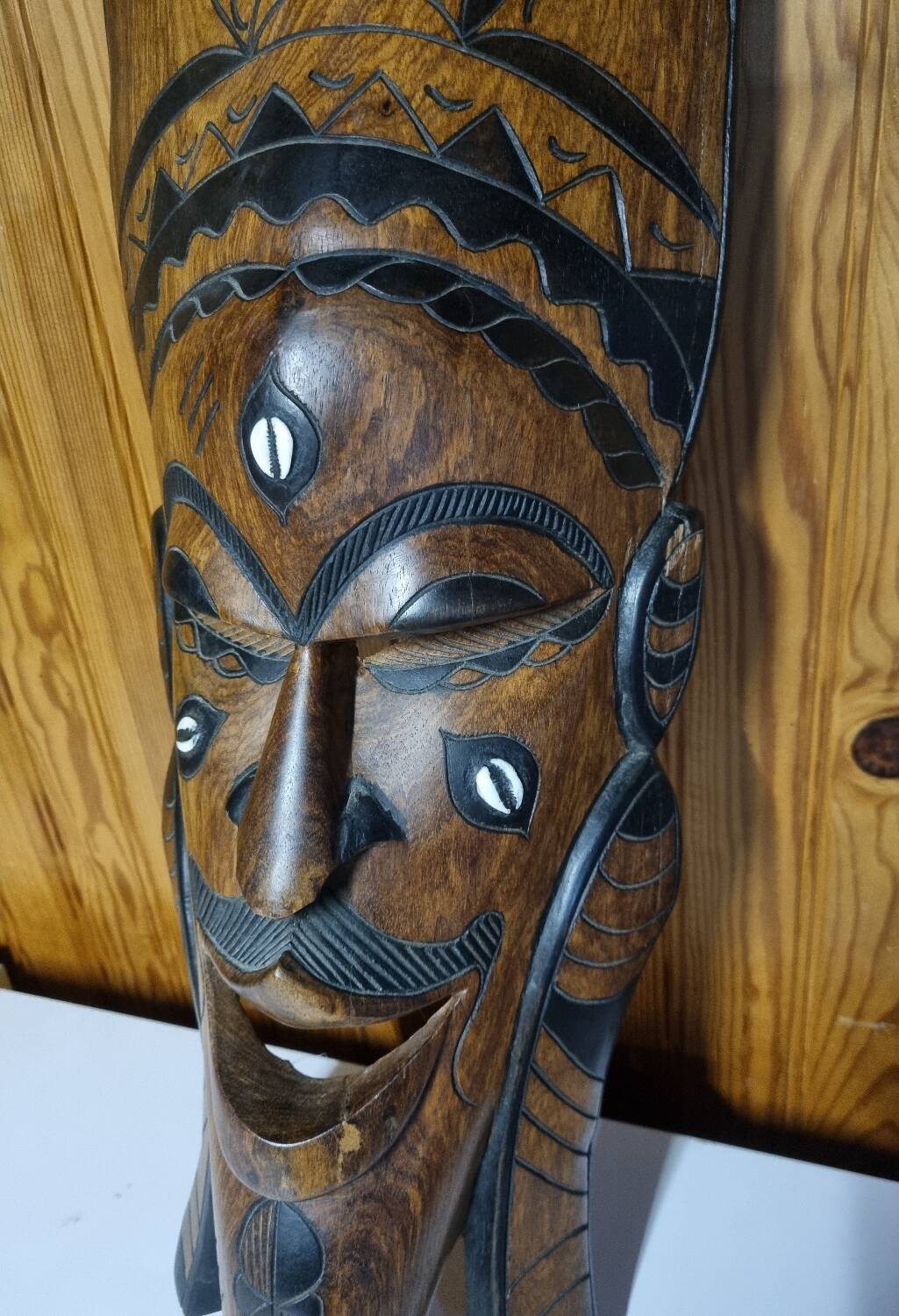 Wall decoration or to place large African mask in carved wood