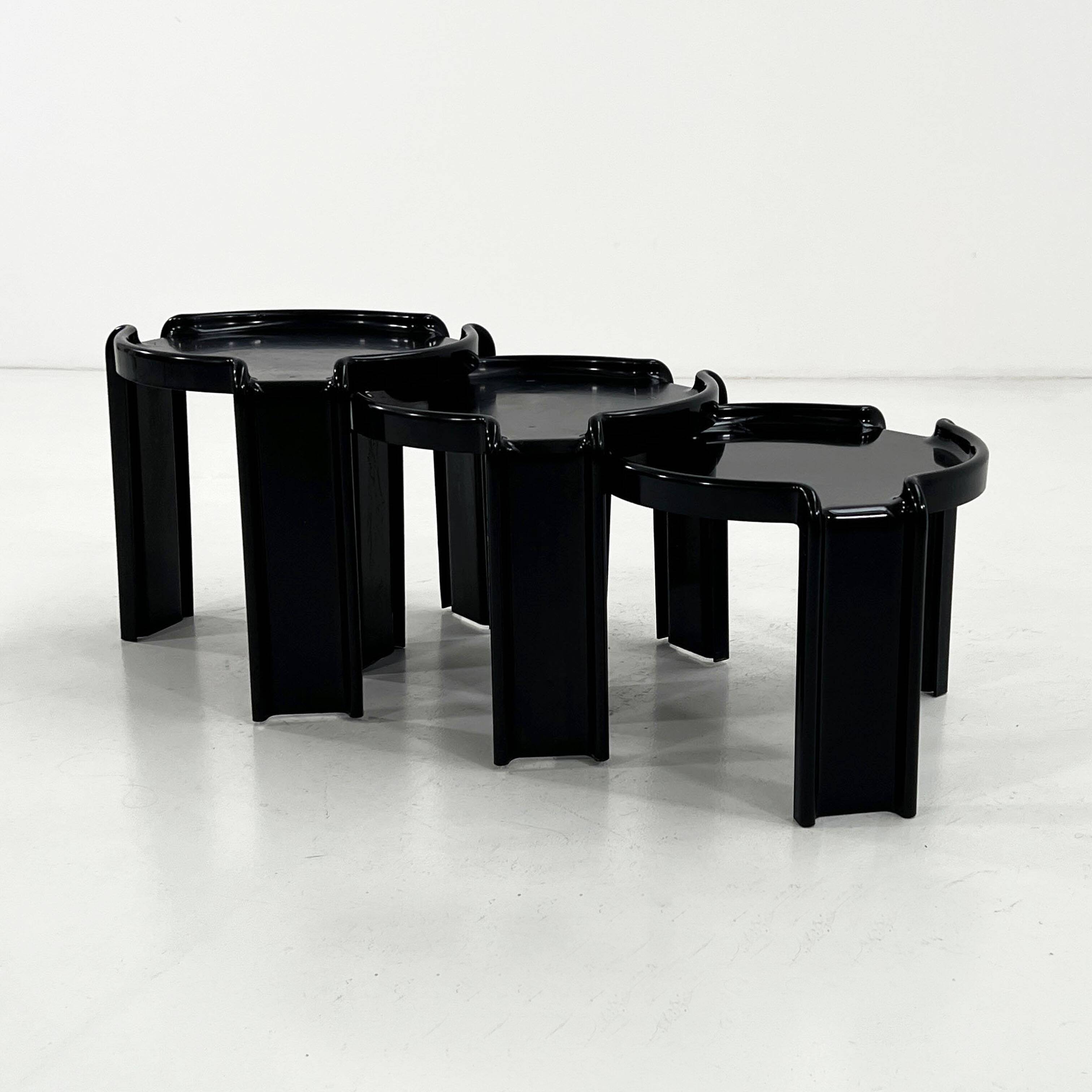 3 tables gigognes par Giotto Stoppino pour Kartell, 1970
