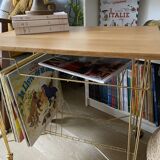 Desserte porte-vinyles sur roulettes