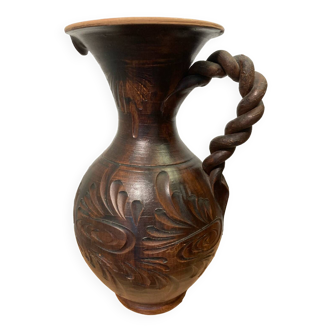 Scarified ceramic vase with twisted handle - African style