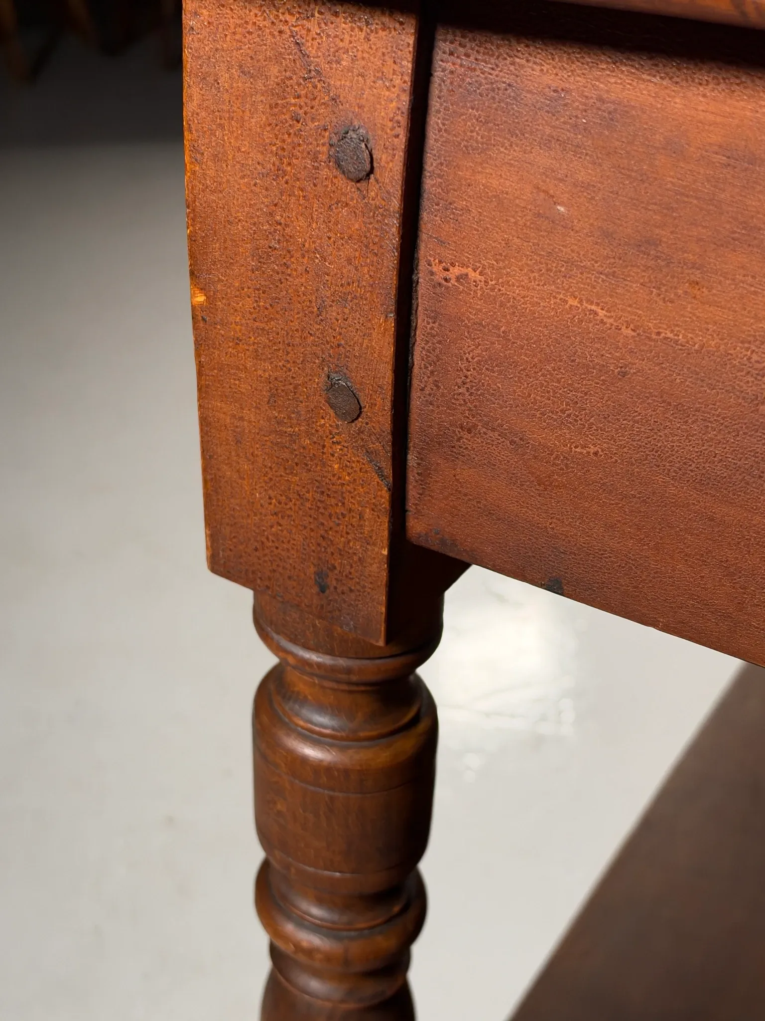 Table drapier belge vers 1920