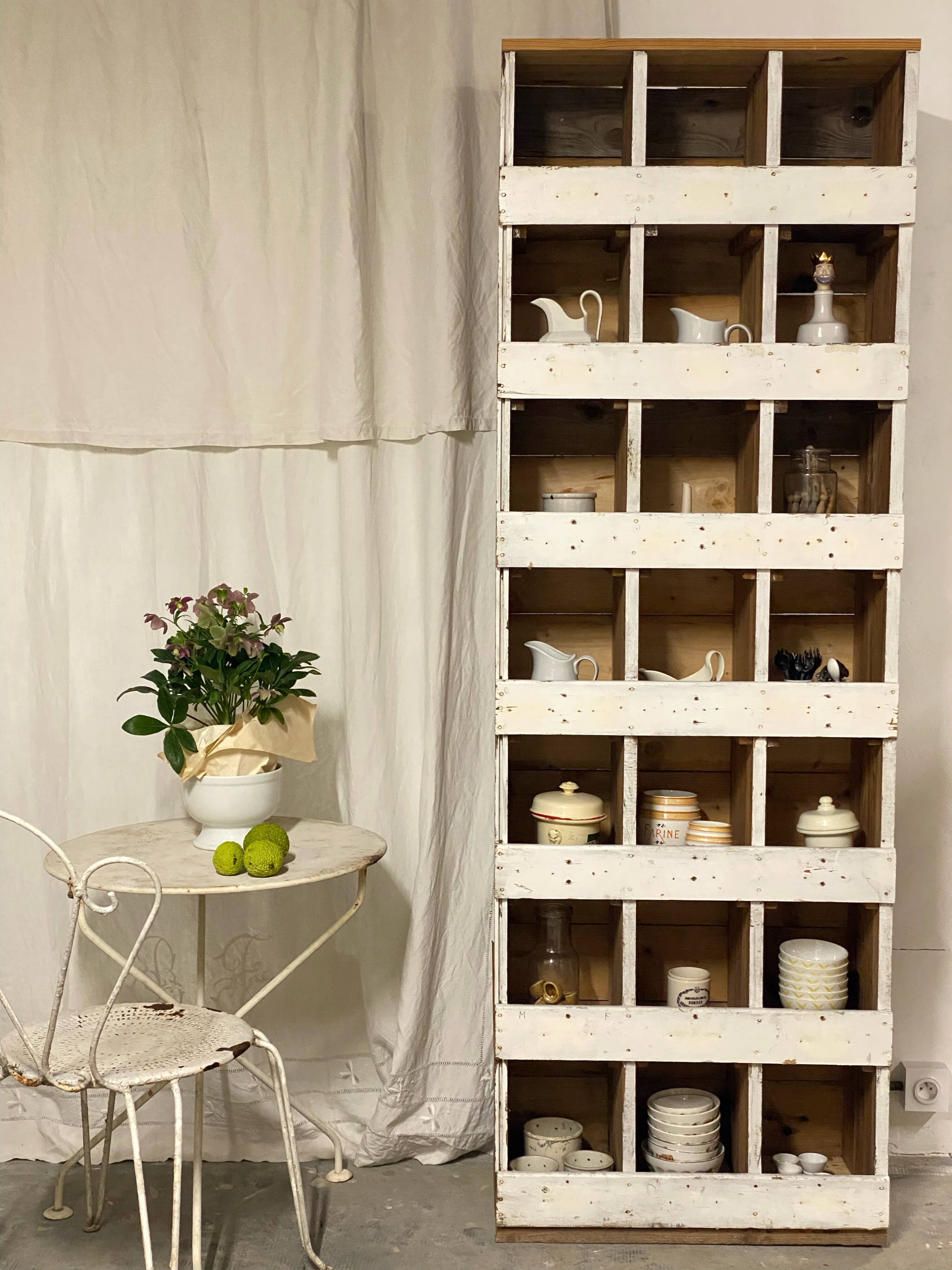 Workshop furniture with 21 lockers