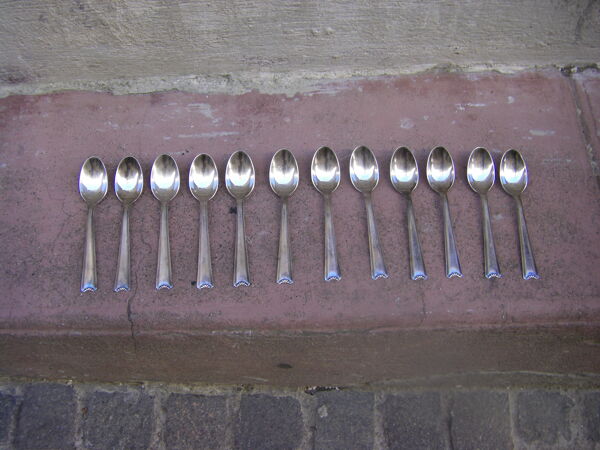 Coffret de douze petites cuillères Ercuis