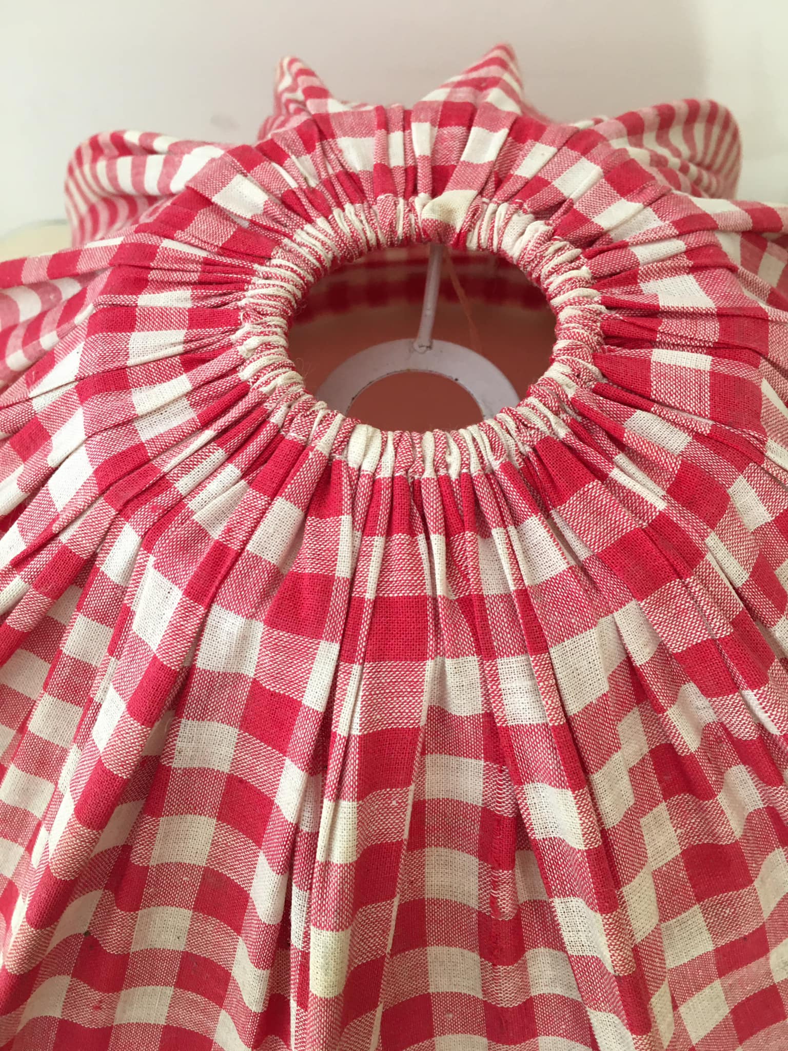 Lampshade in red gingham fabric and white pompoms