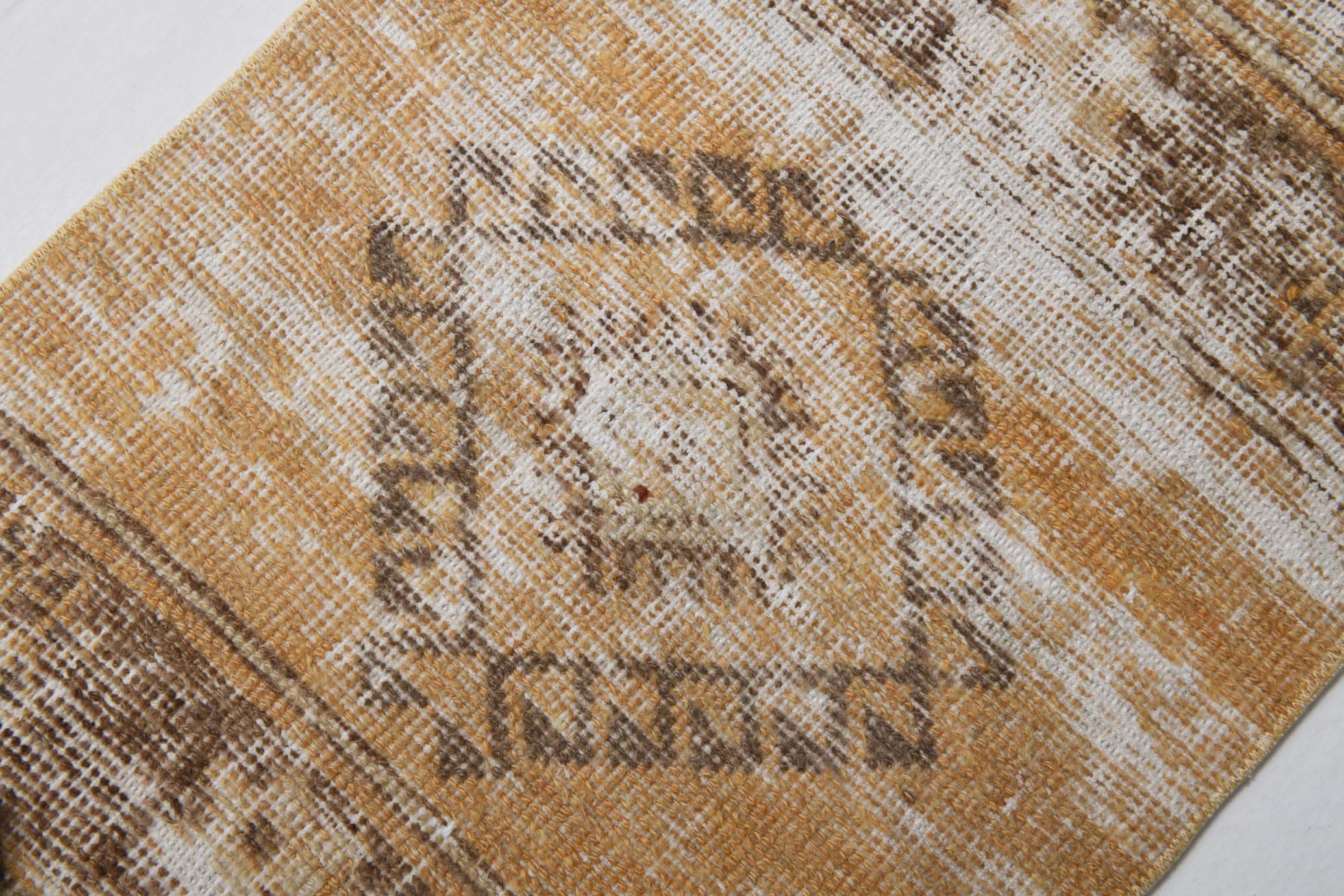 Hand-made wool distressed rug 92x52cm