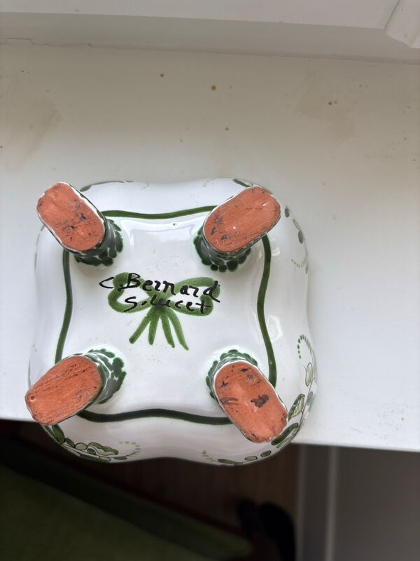 Pot avec couvercle