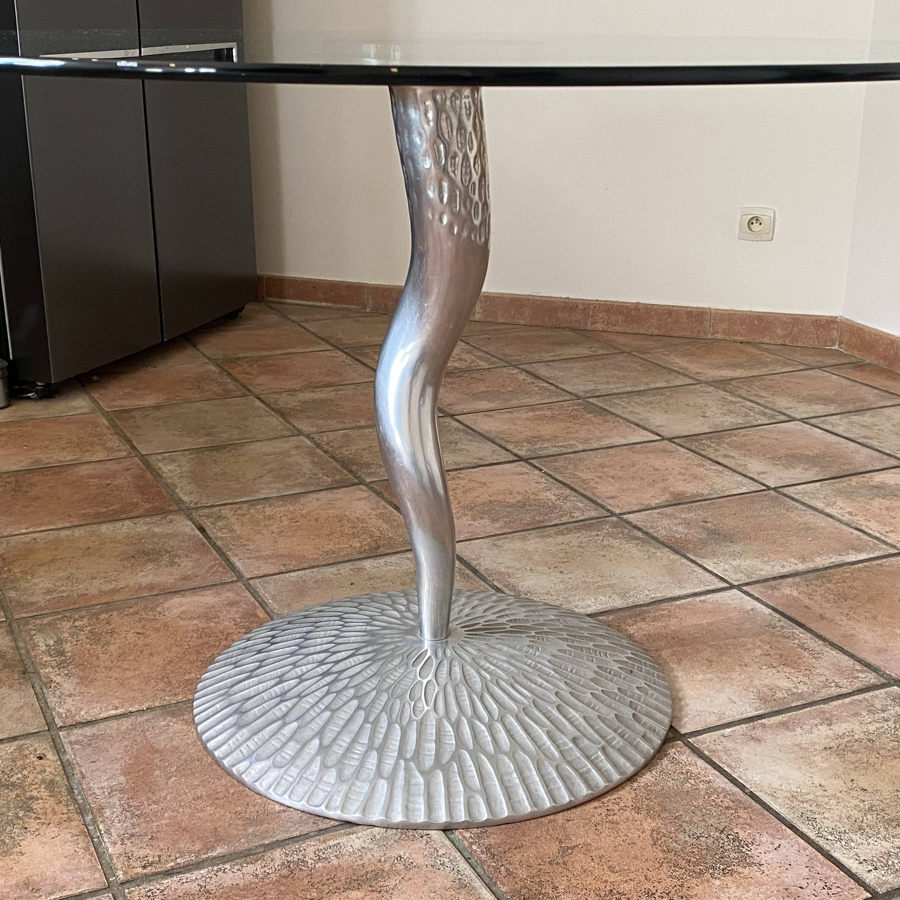 Table bernard dequet for protis. 1980.