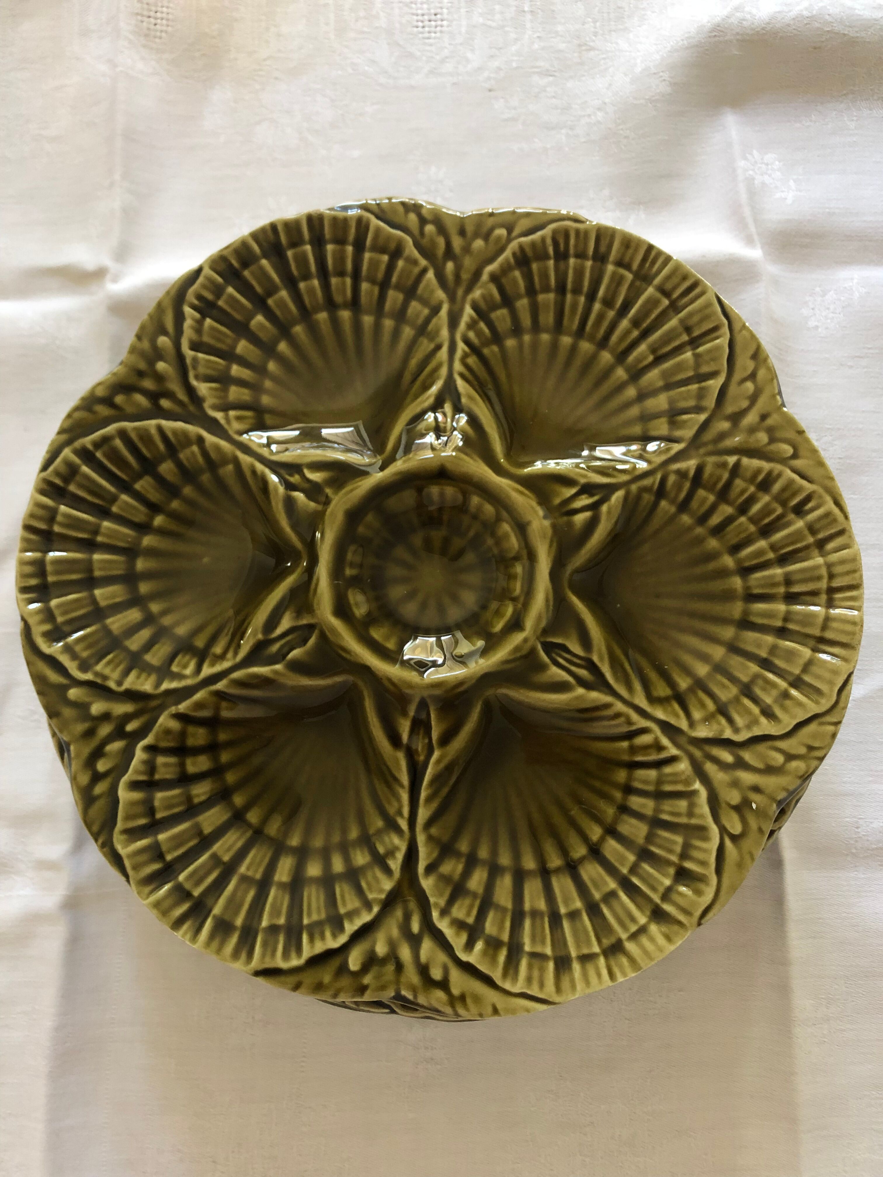Set of 5 oyster plates