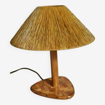 Lampe à poser en bois et rotin, abat-jour raphia années 50
