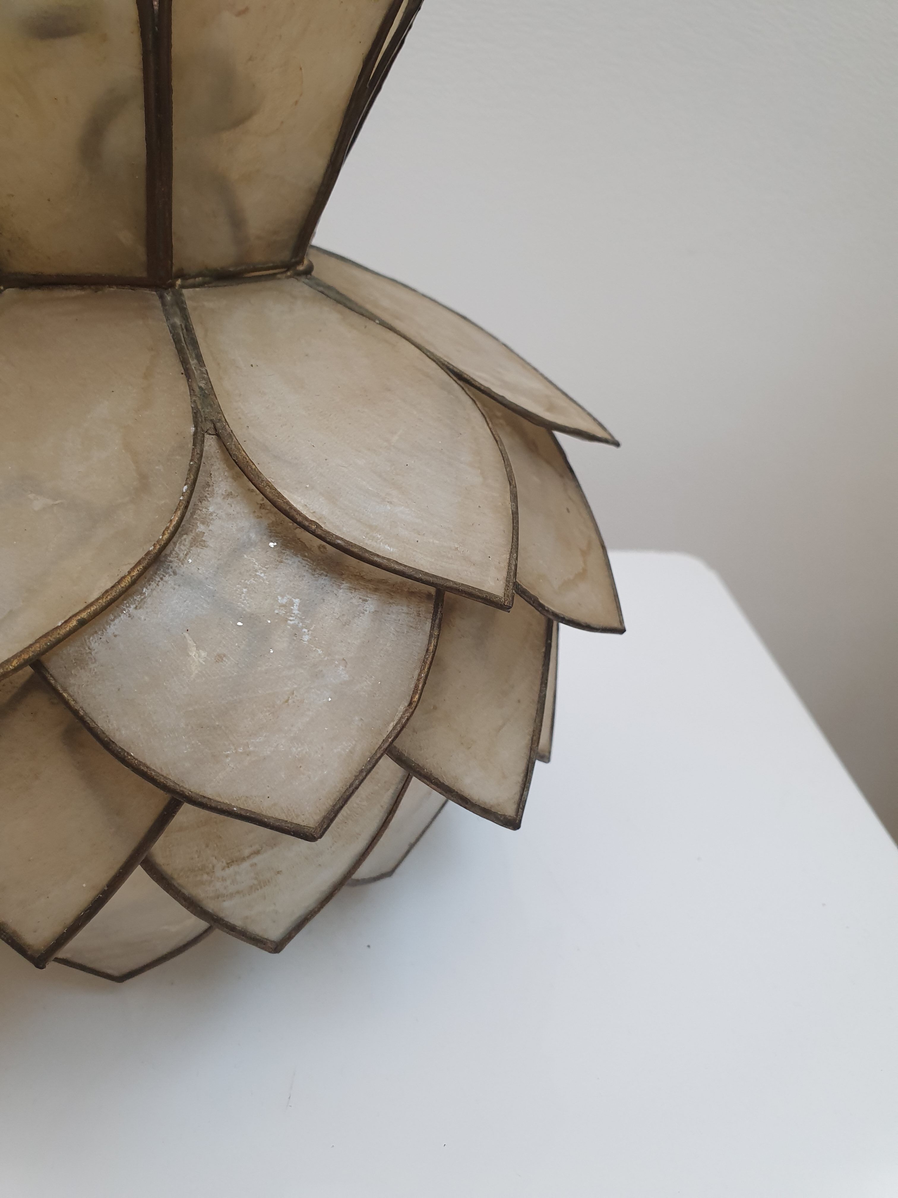 Hanging lamp of lotus flower in mother-of-pearl and brass