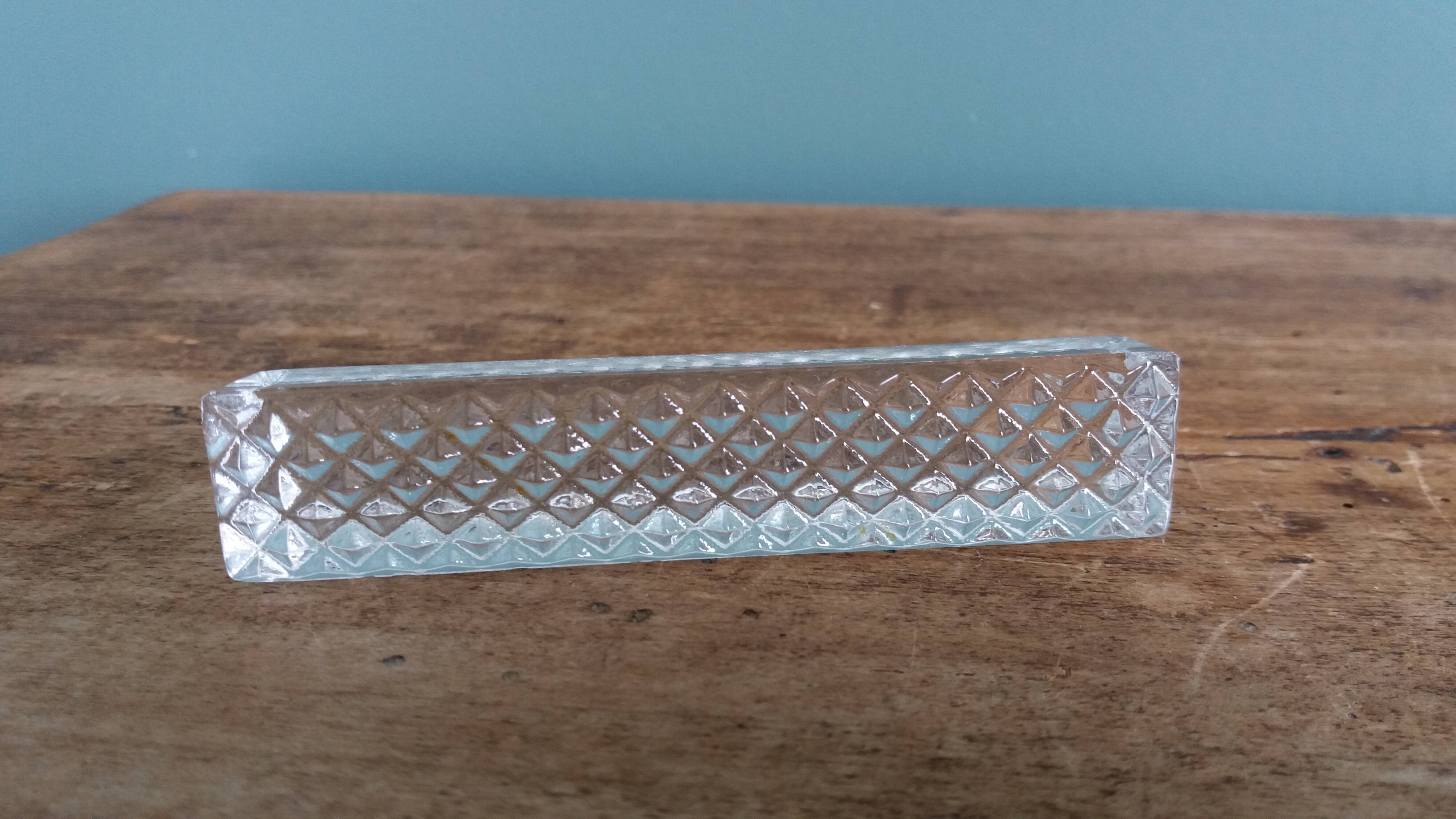 12 crystal knife rests in their box, Hungary, diamond point