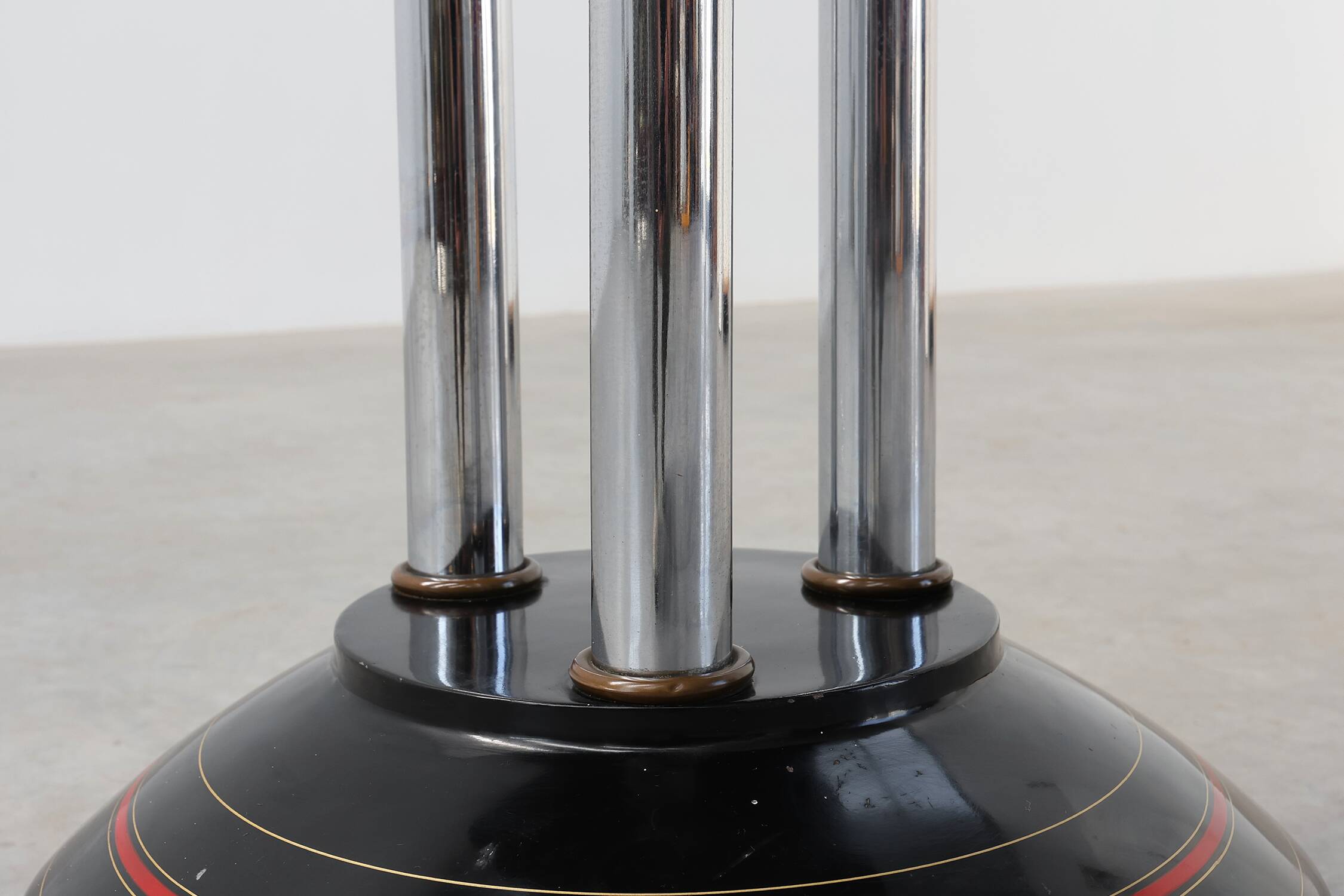 Art Deco pedestal table with black lacquered base, France 1920s
