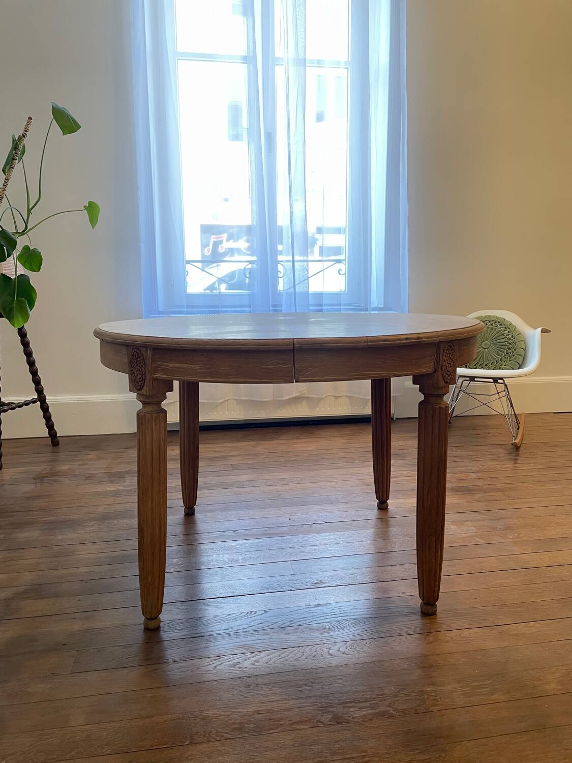 Oak table with fluted legs