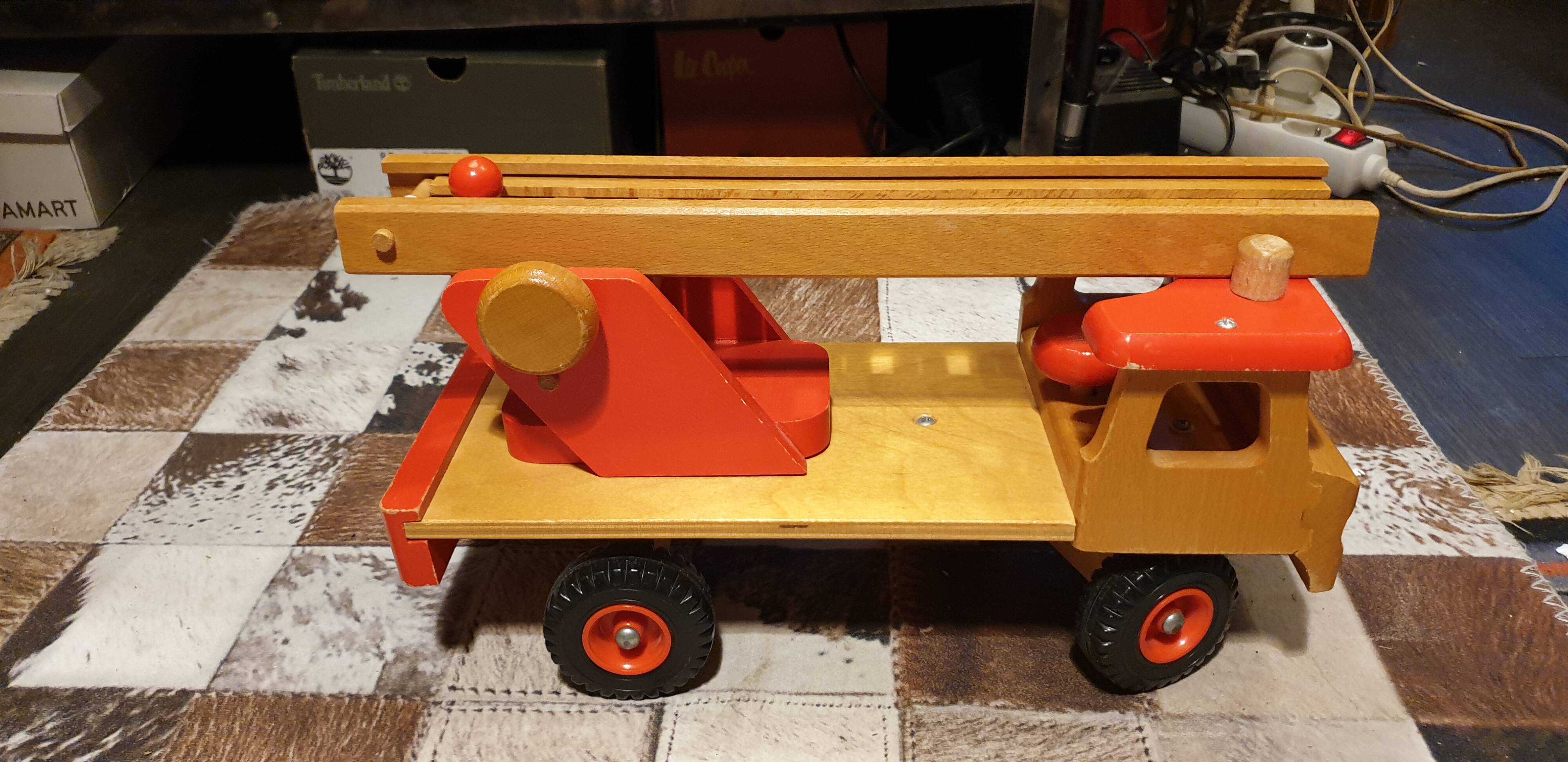 Solid wood ladder truck