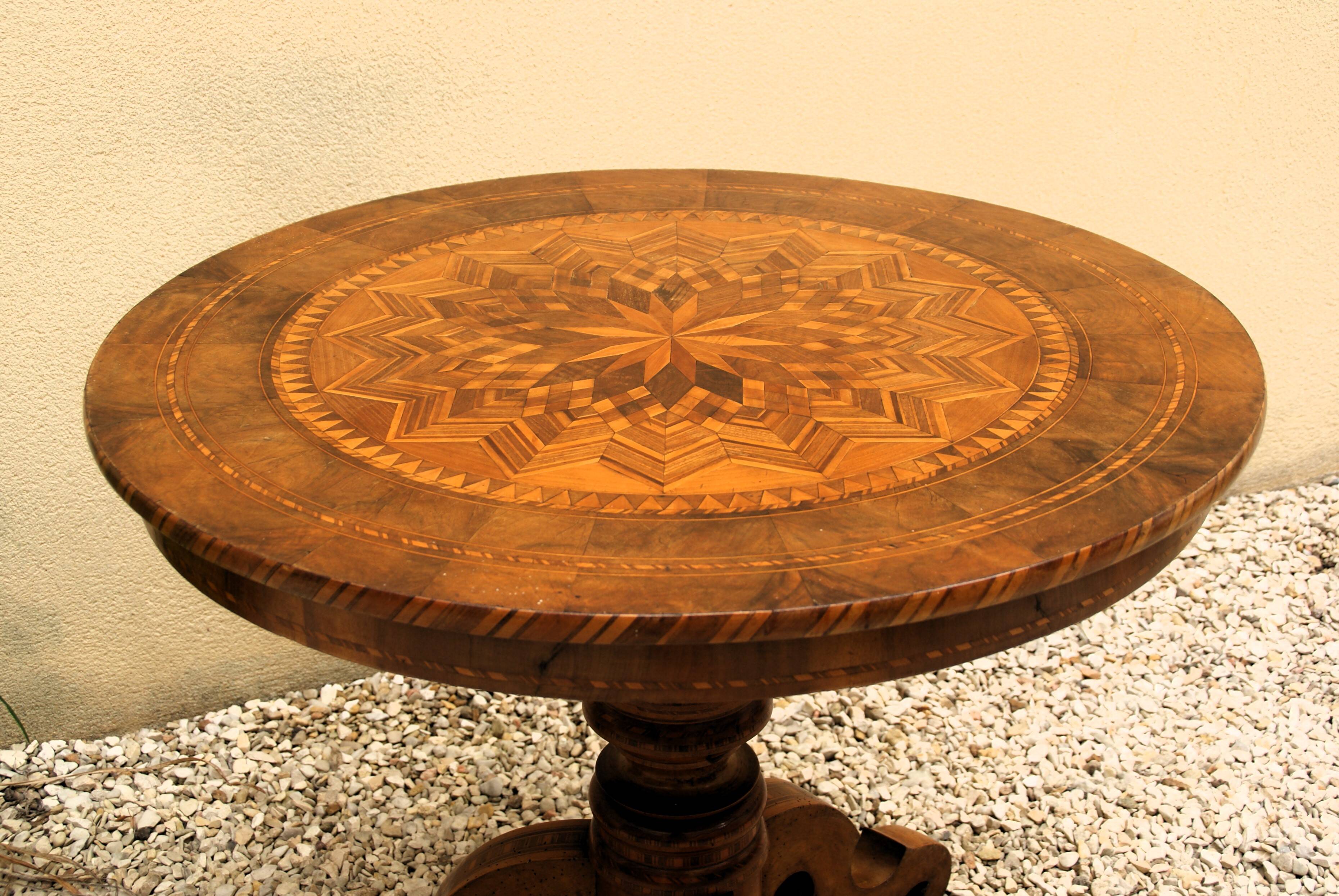 Guéridon tripode en Marqueterie XIXe