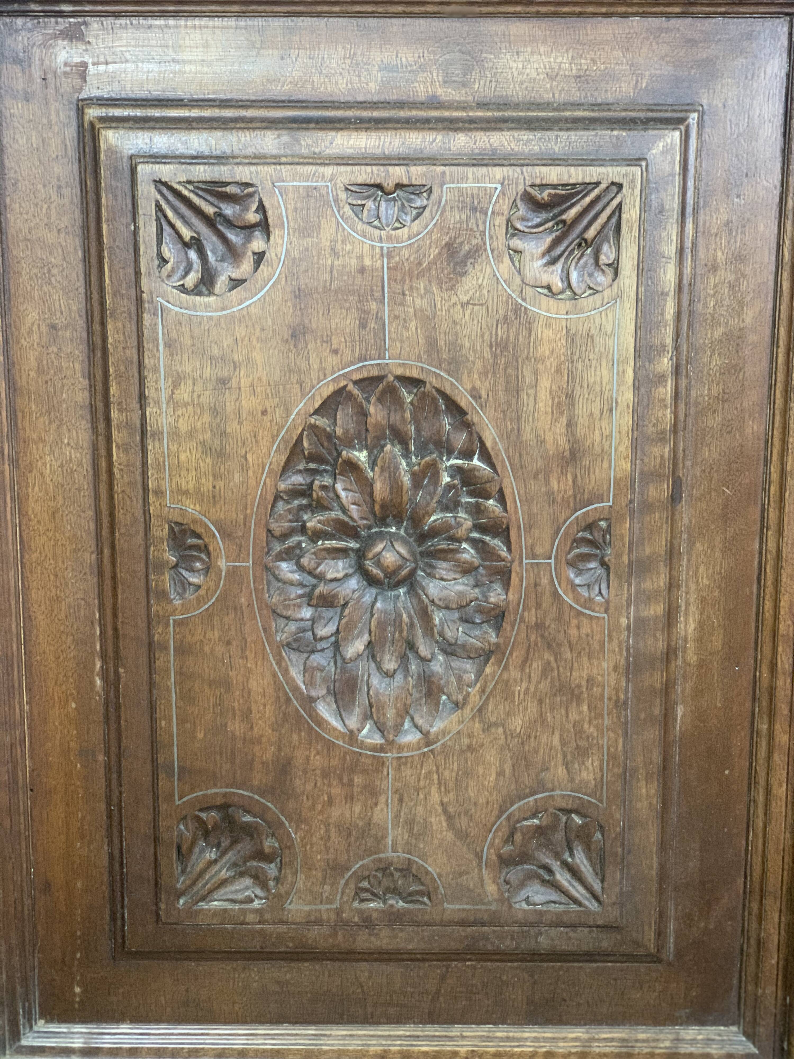 Two-body sideboard with withdrawal