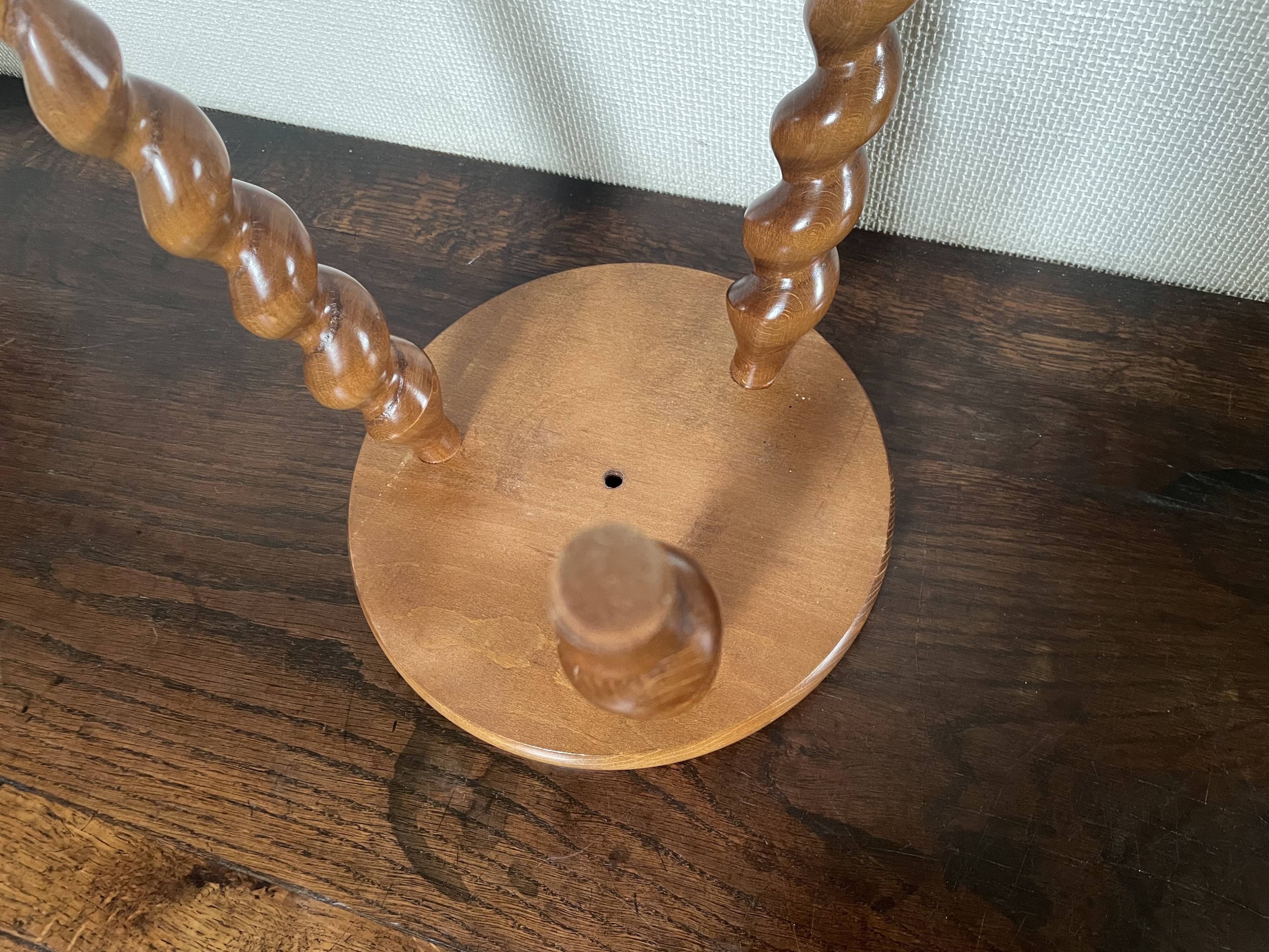Tabouret tripode