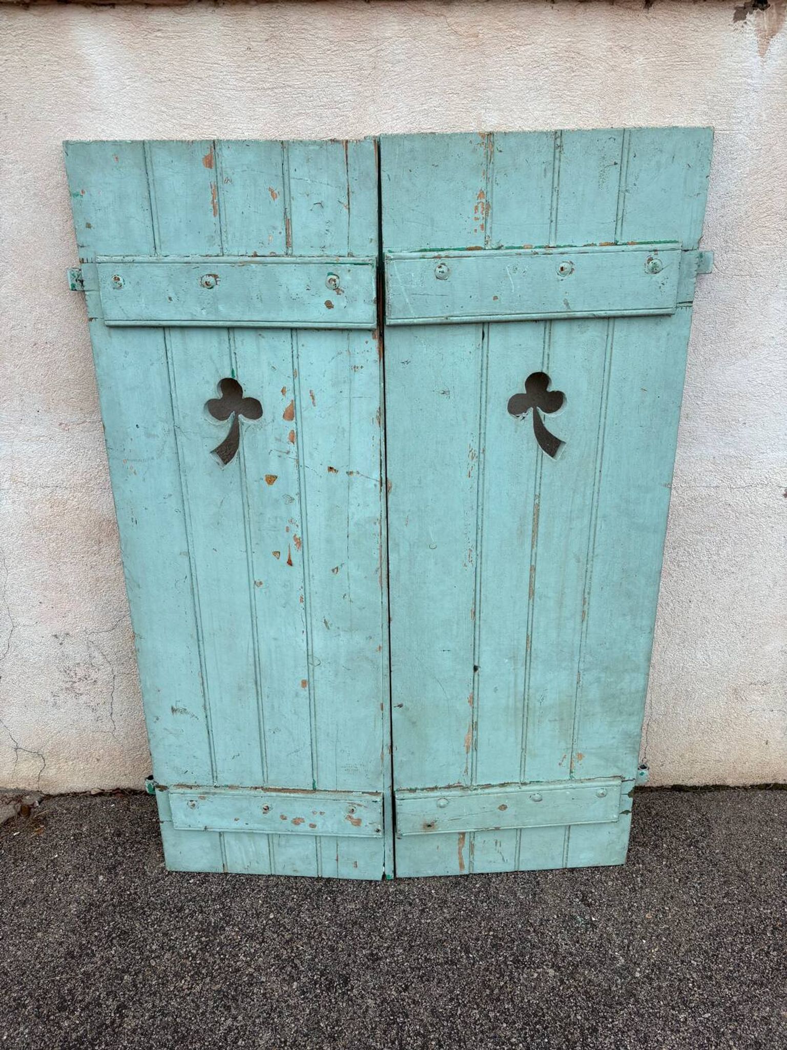 Green decorative shutters