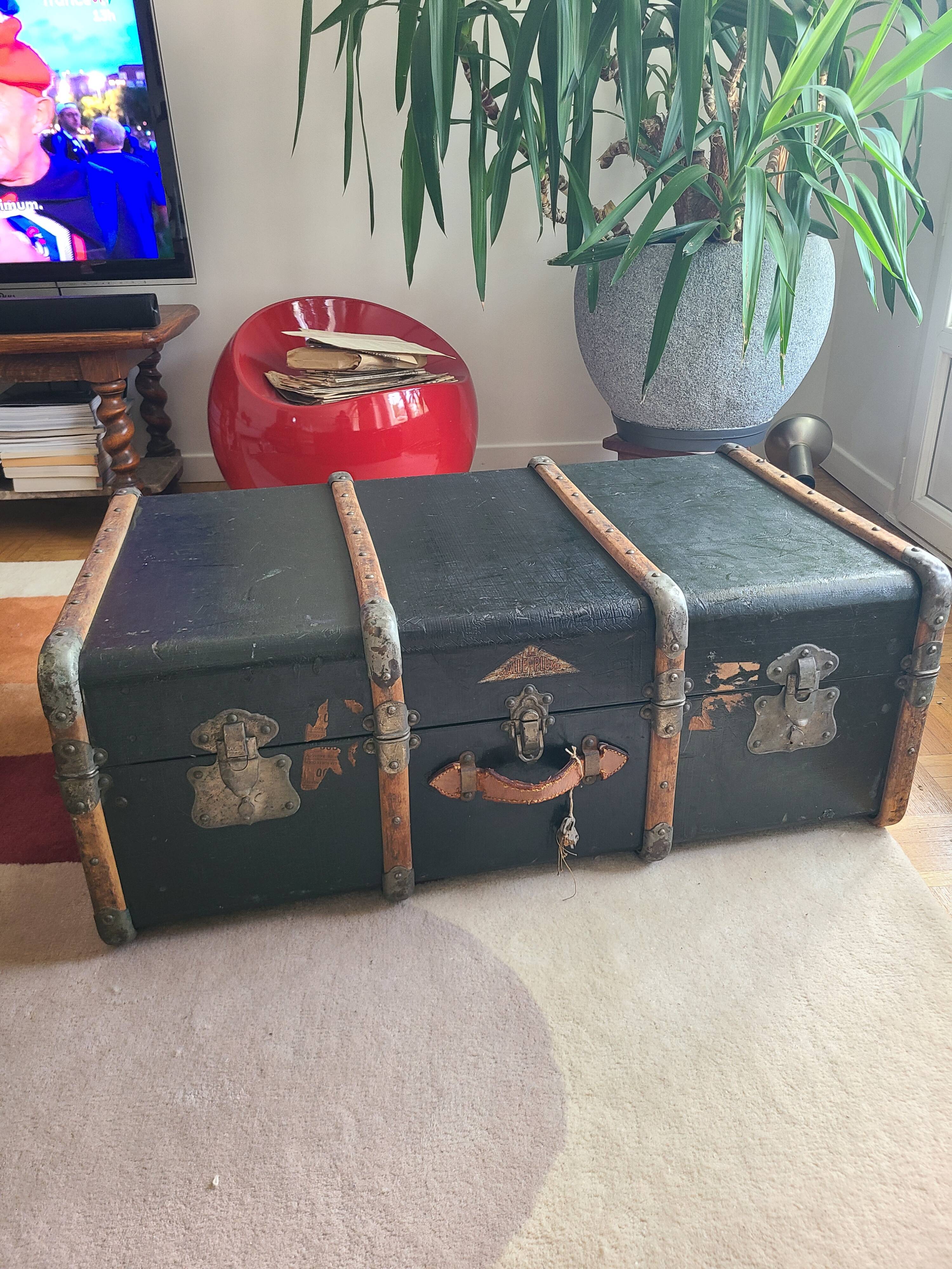 1920 Malle auto "malle plume". Very good condition with keys.