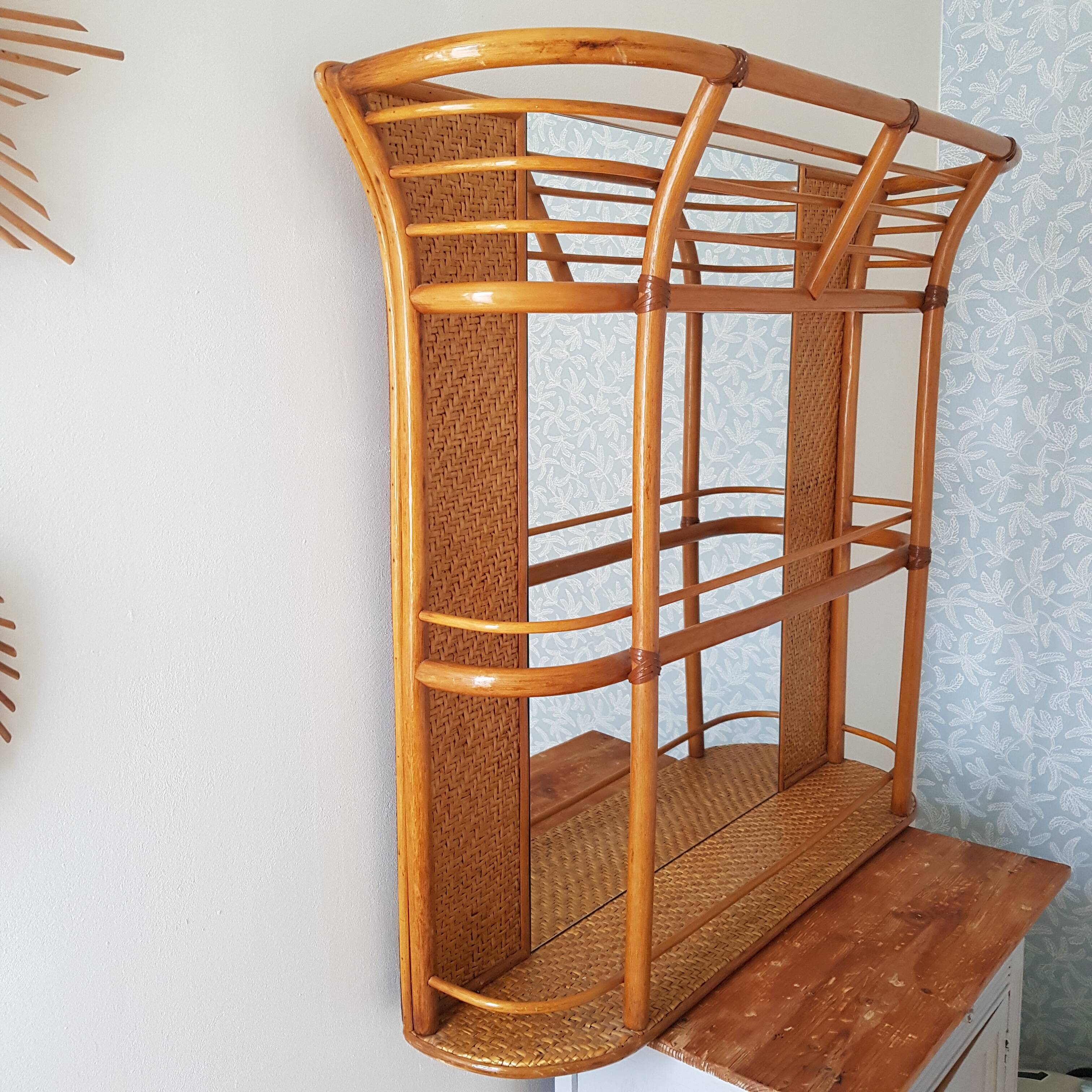 entrance mirror / hat rack