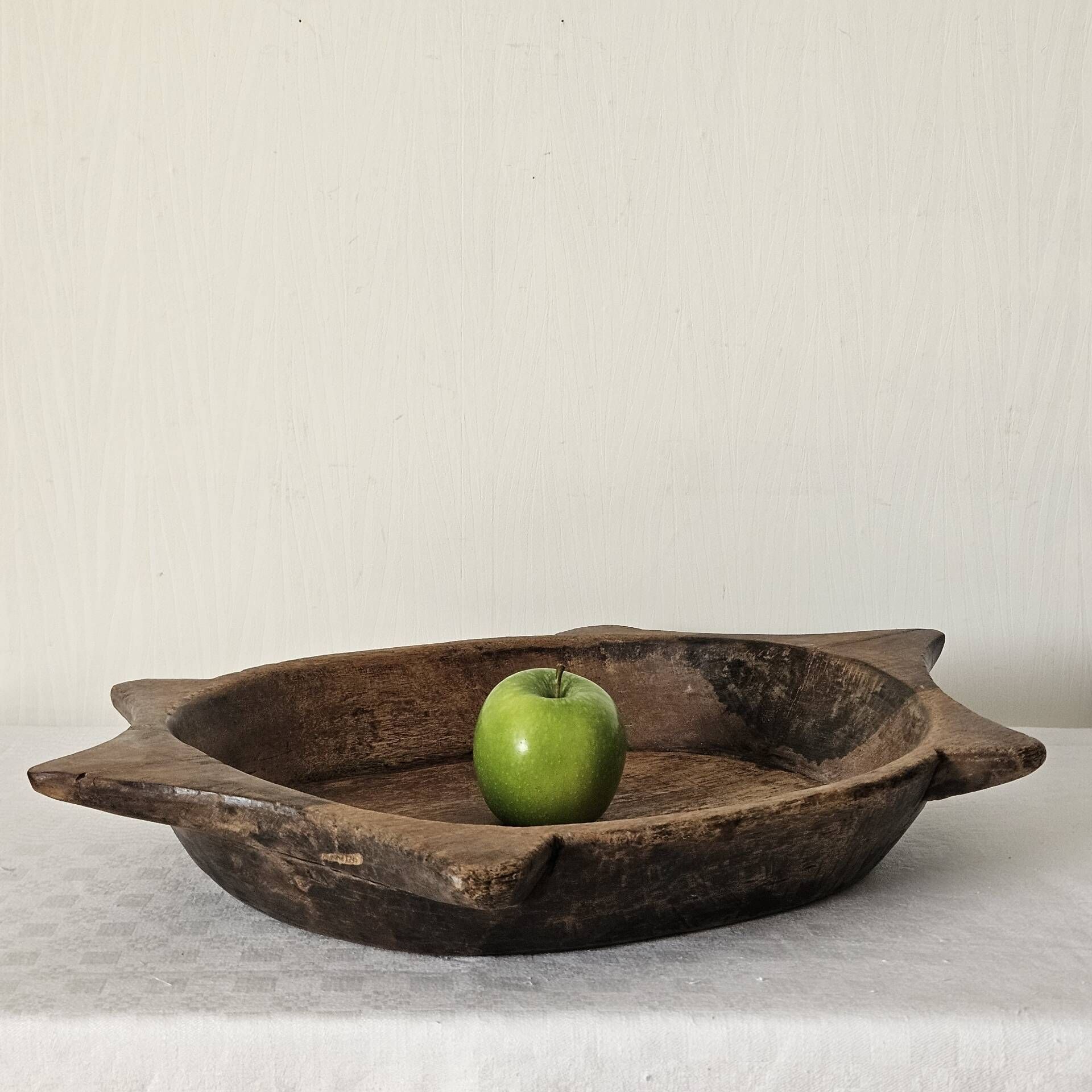 Antique wooden dish "Parat" India early 20th century