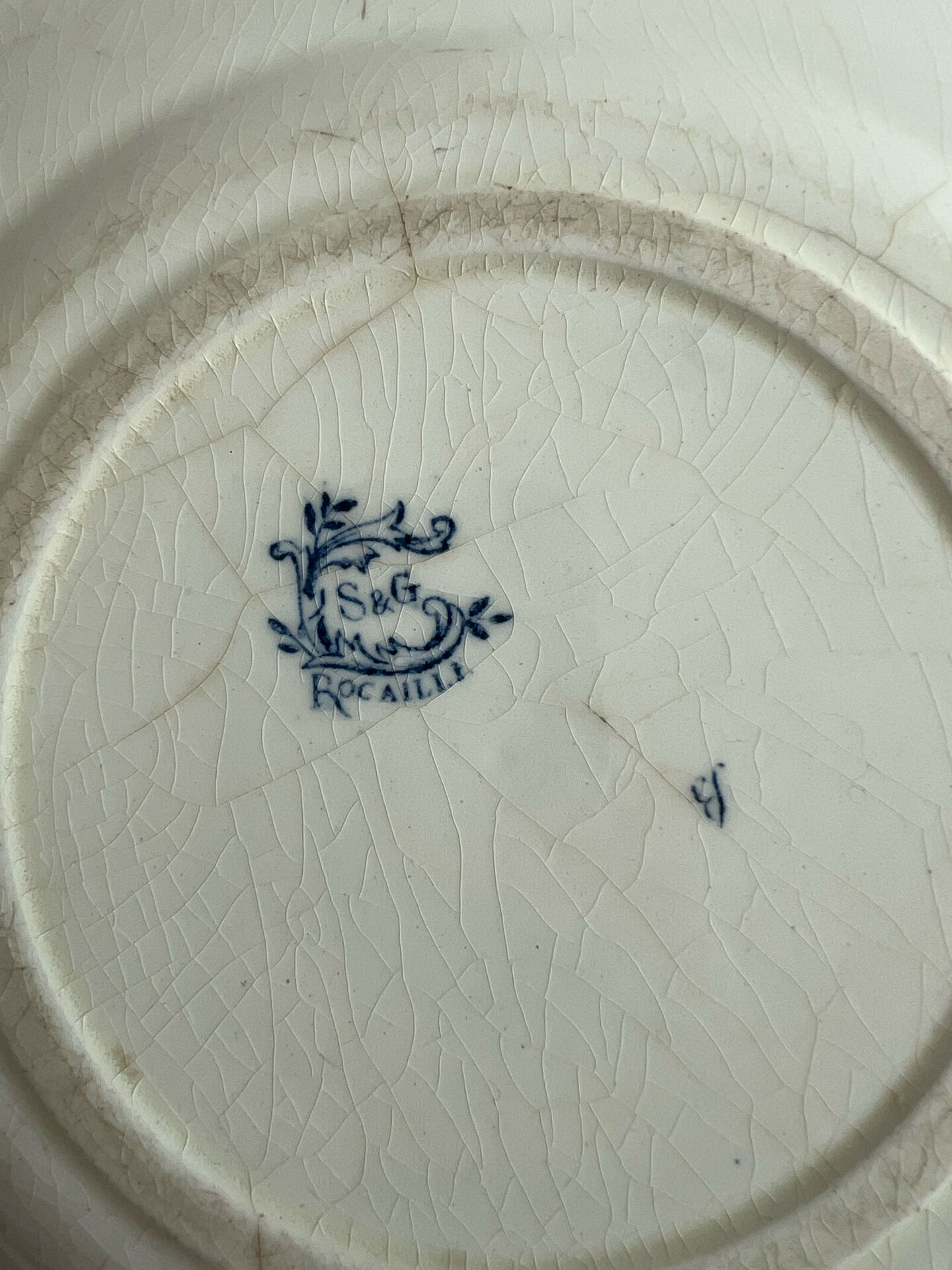 6 assiettes à dessert en terre de fer