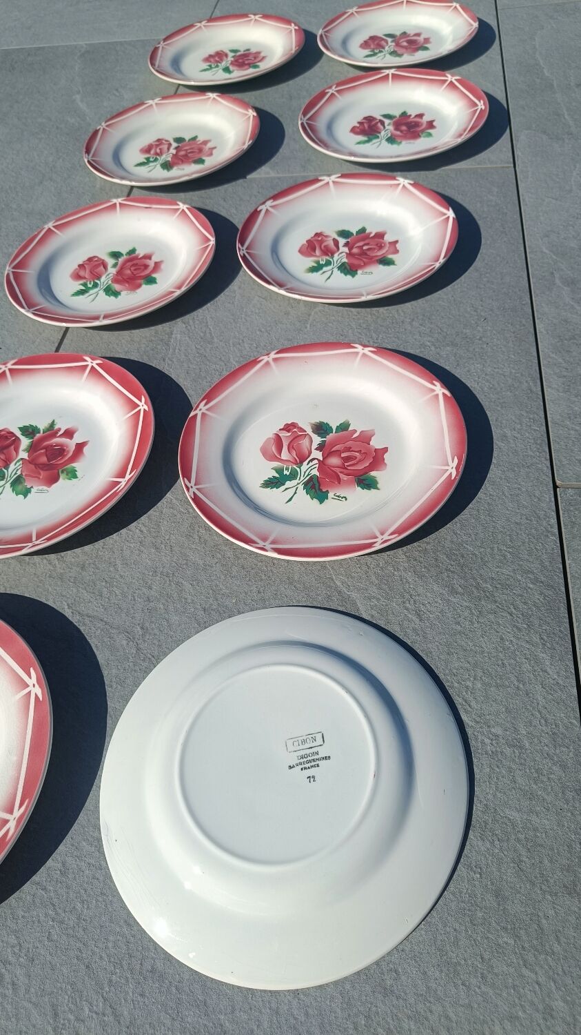 flat plates Digoin Sarreguemines Cibon – red roses decoration – vai