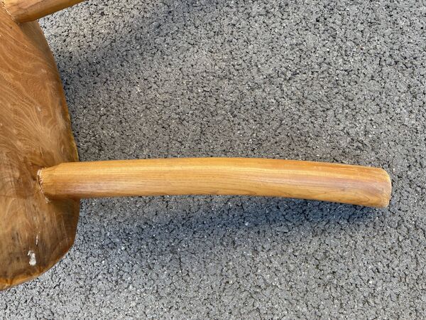 Table d’appoint en bois brut