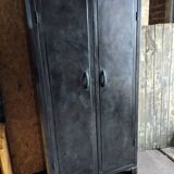 Metal cabinet