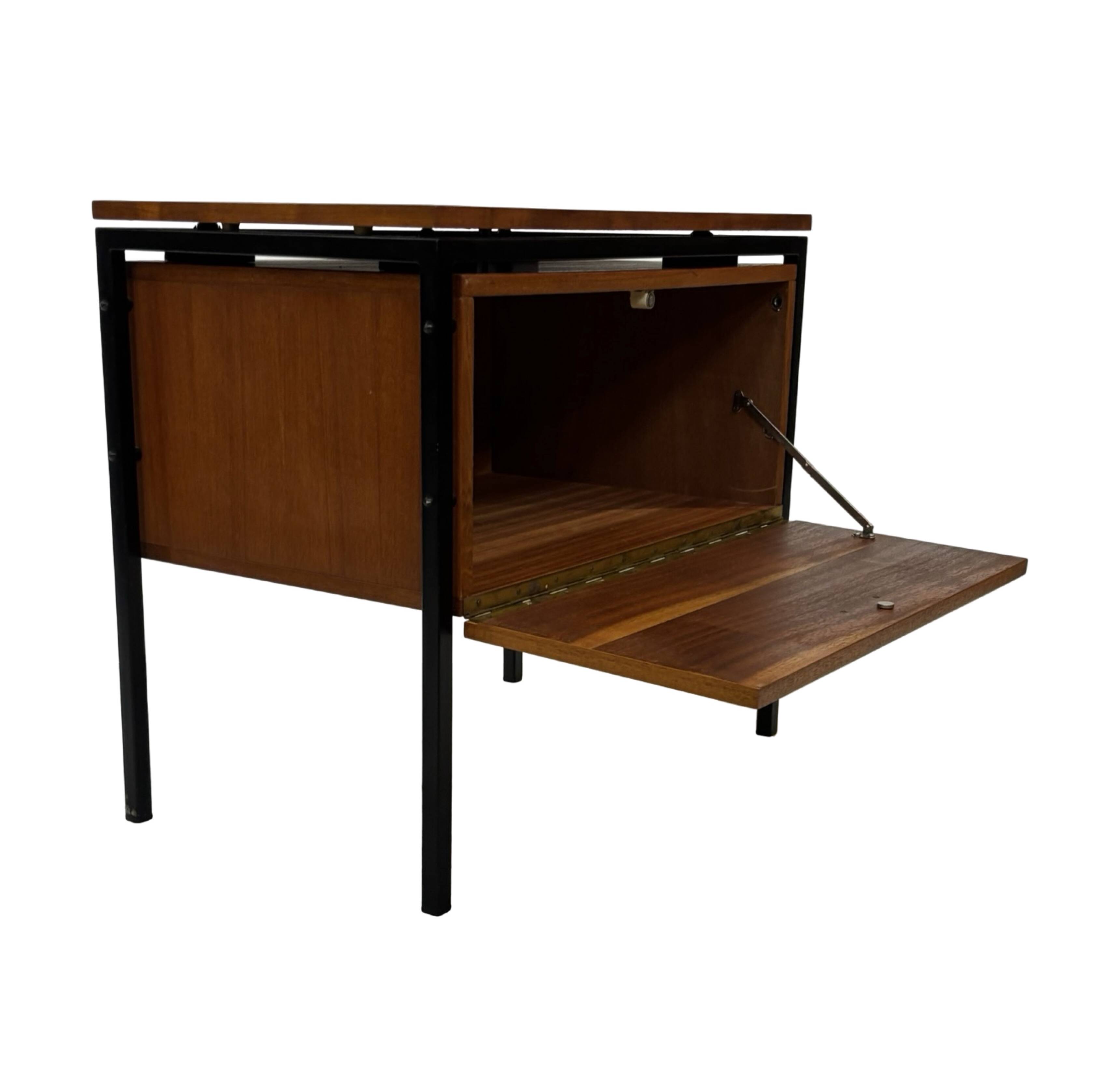 Meuble TV vintage petit format, placage teck, années 1960