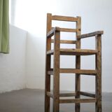 Ancienne chaise haute en bois pour enfant