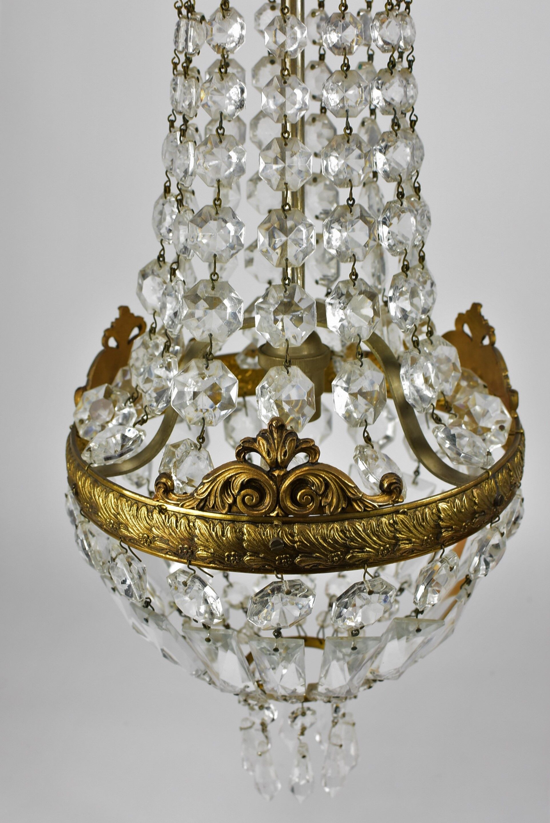 Chandelier vintage brass and glass grapevine