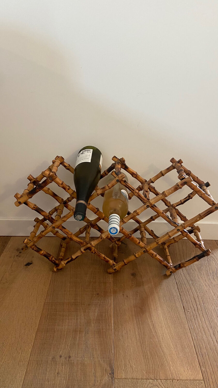 Range foldable bottles in vintage bamboo / rattan