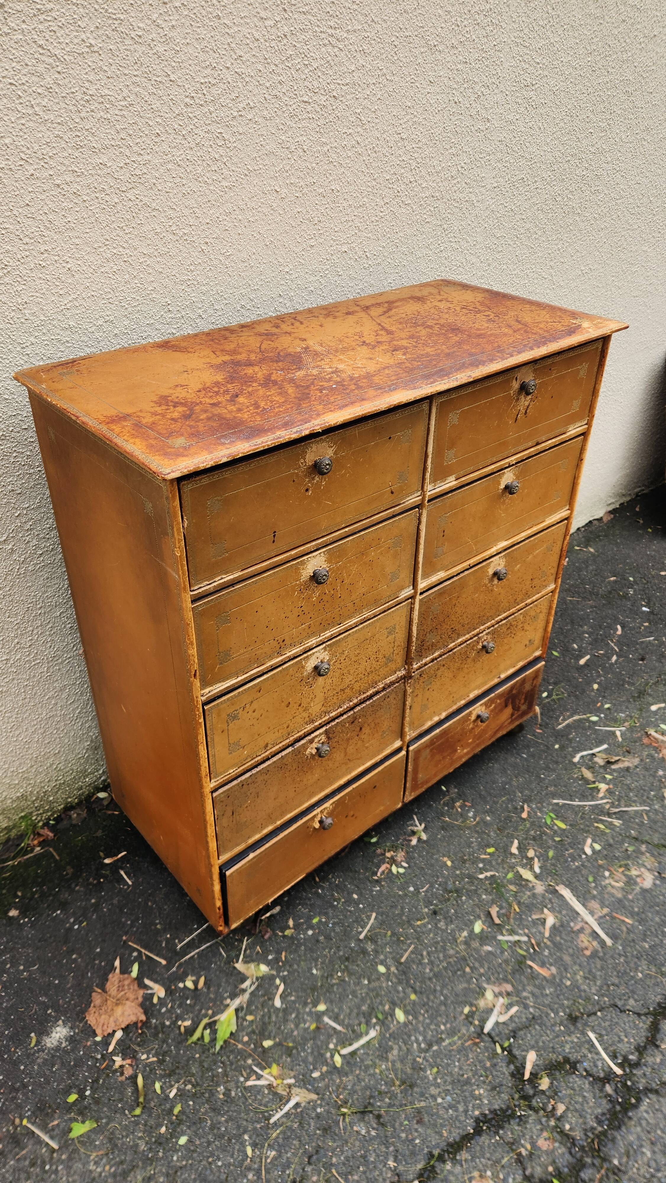 Cardboard box-making cabinet from 1950