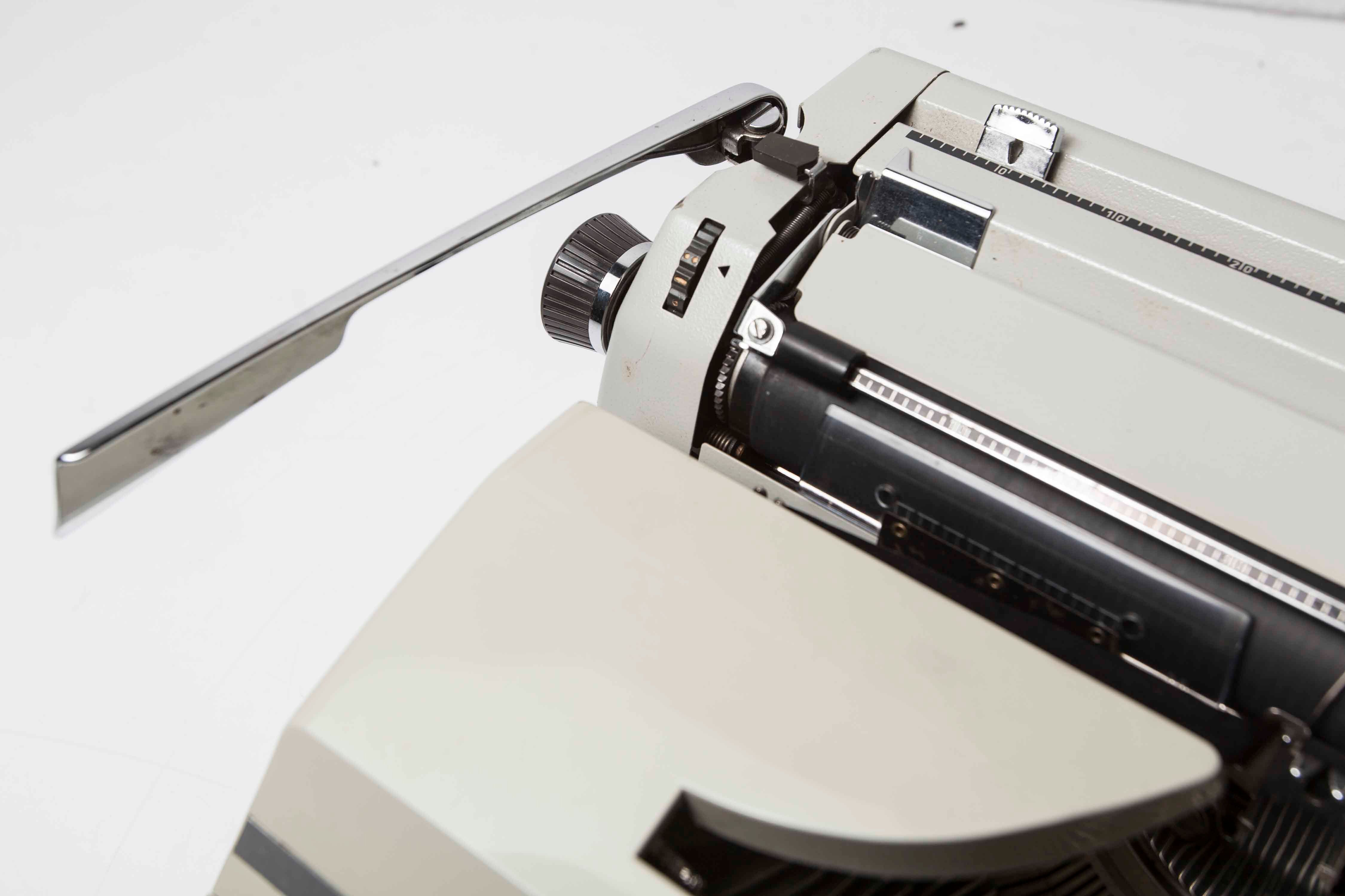 Revised Scheidegger International typewriter